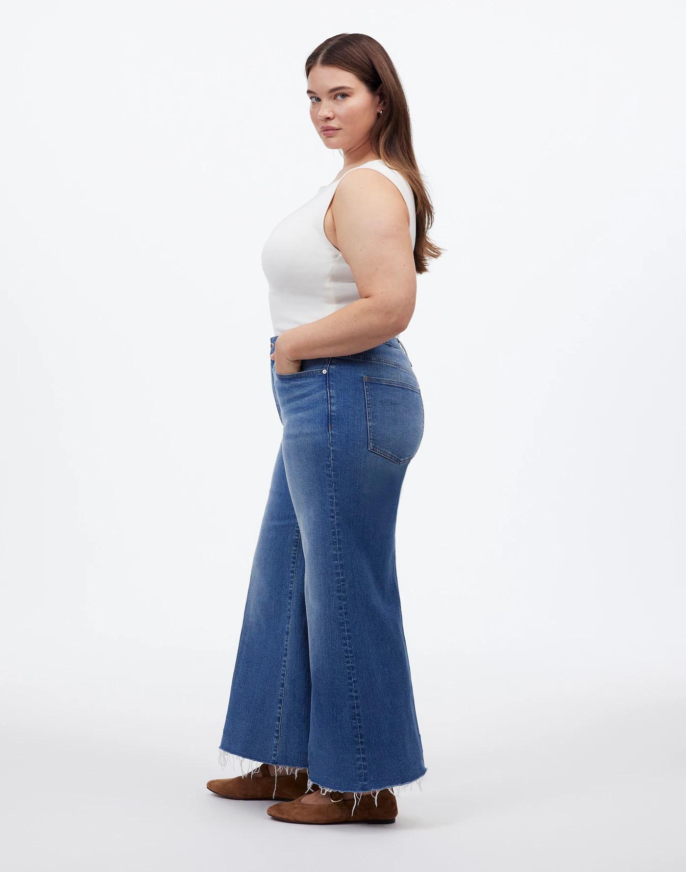 Plus Flared Wide-Leg Crop Jeans in Oneida Wash Product Image
