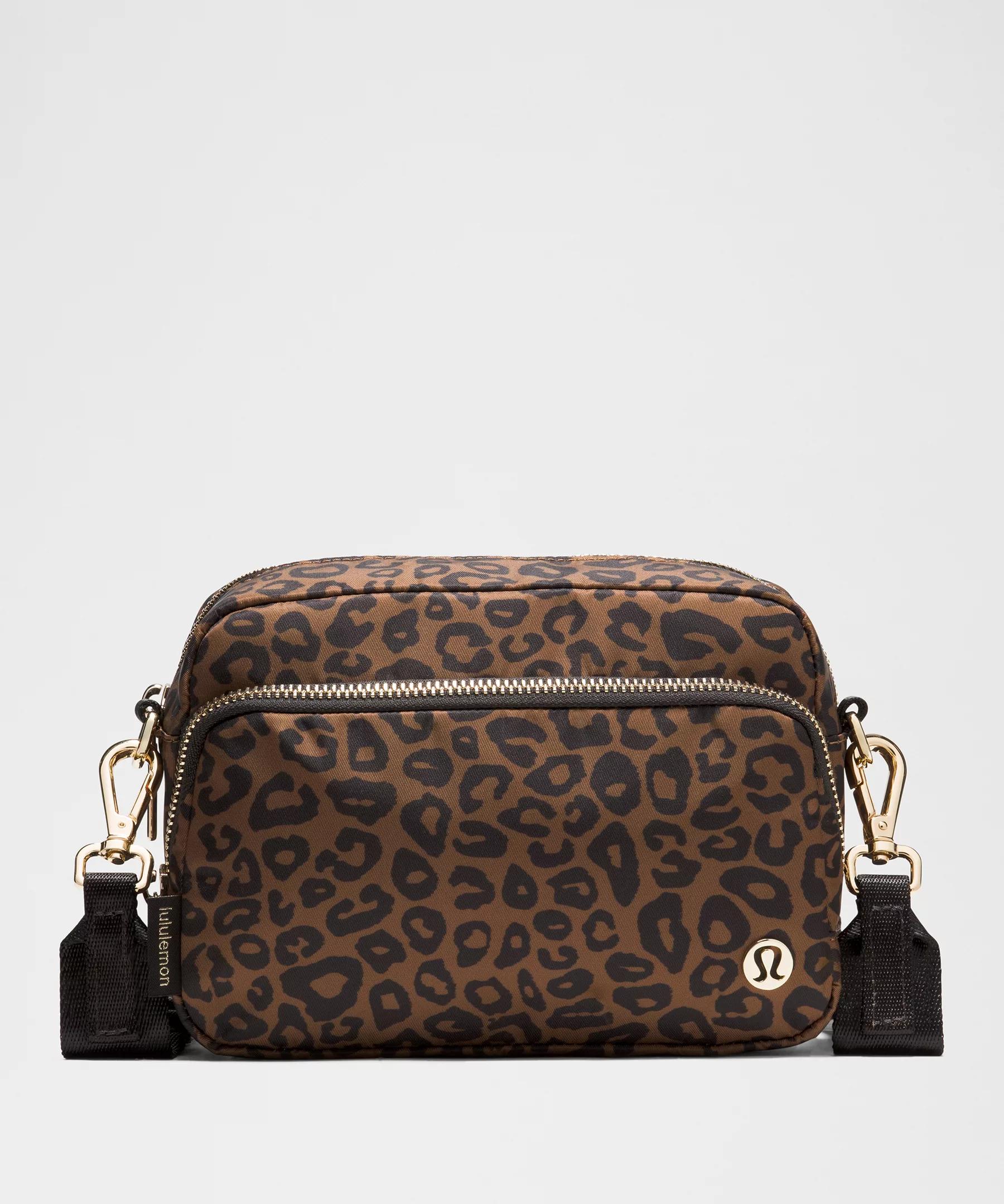 Everywhere Crossbody Bag 2L *Metal Hardware Product Image