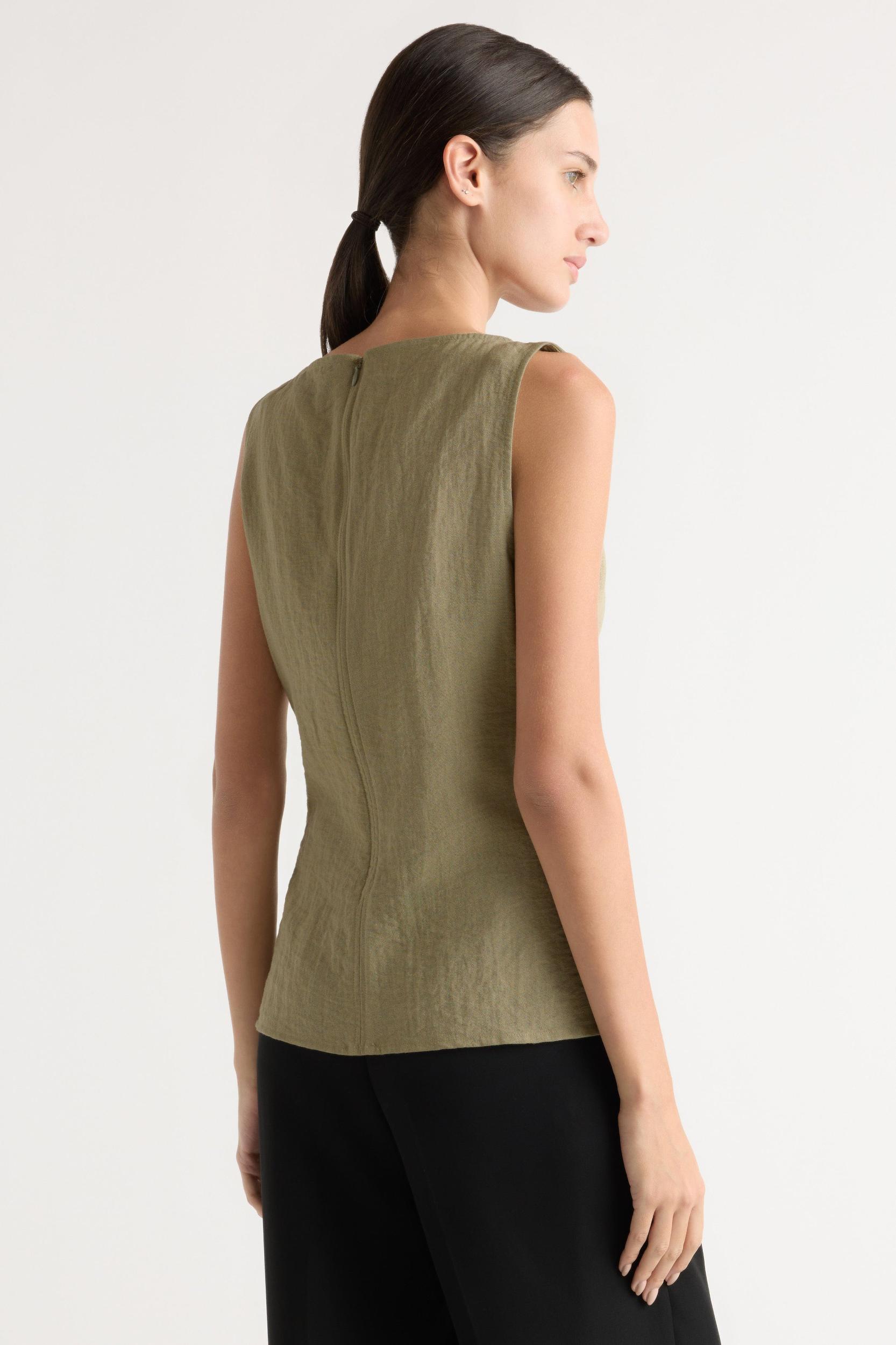 Jeannie Split-Hem Sleeveless Blouse Product Image