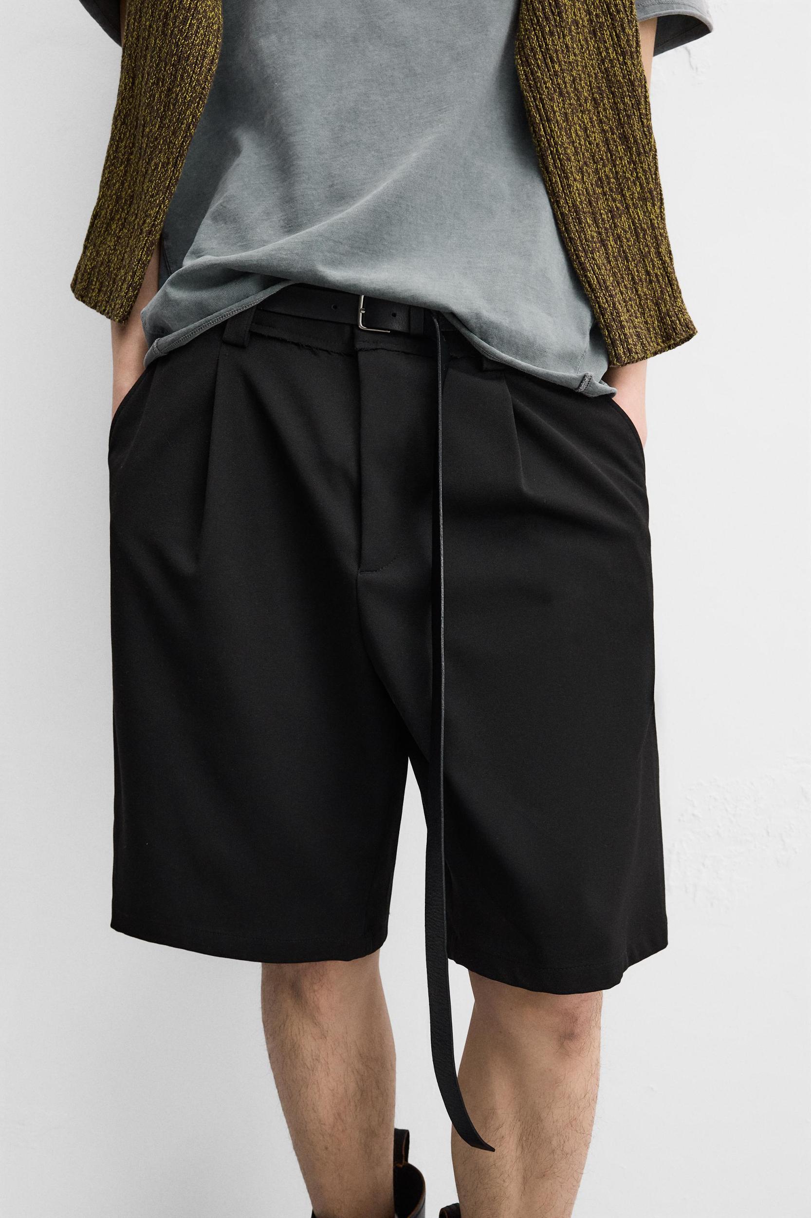 TEXTURED PLEATED SHORTS Product Image