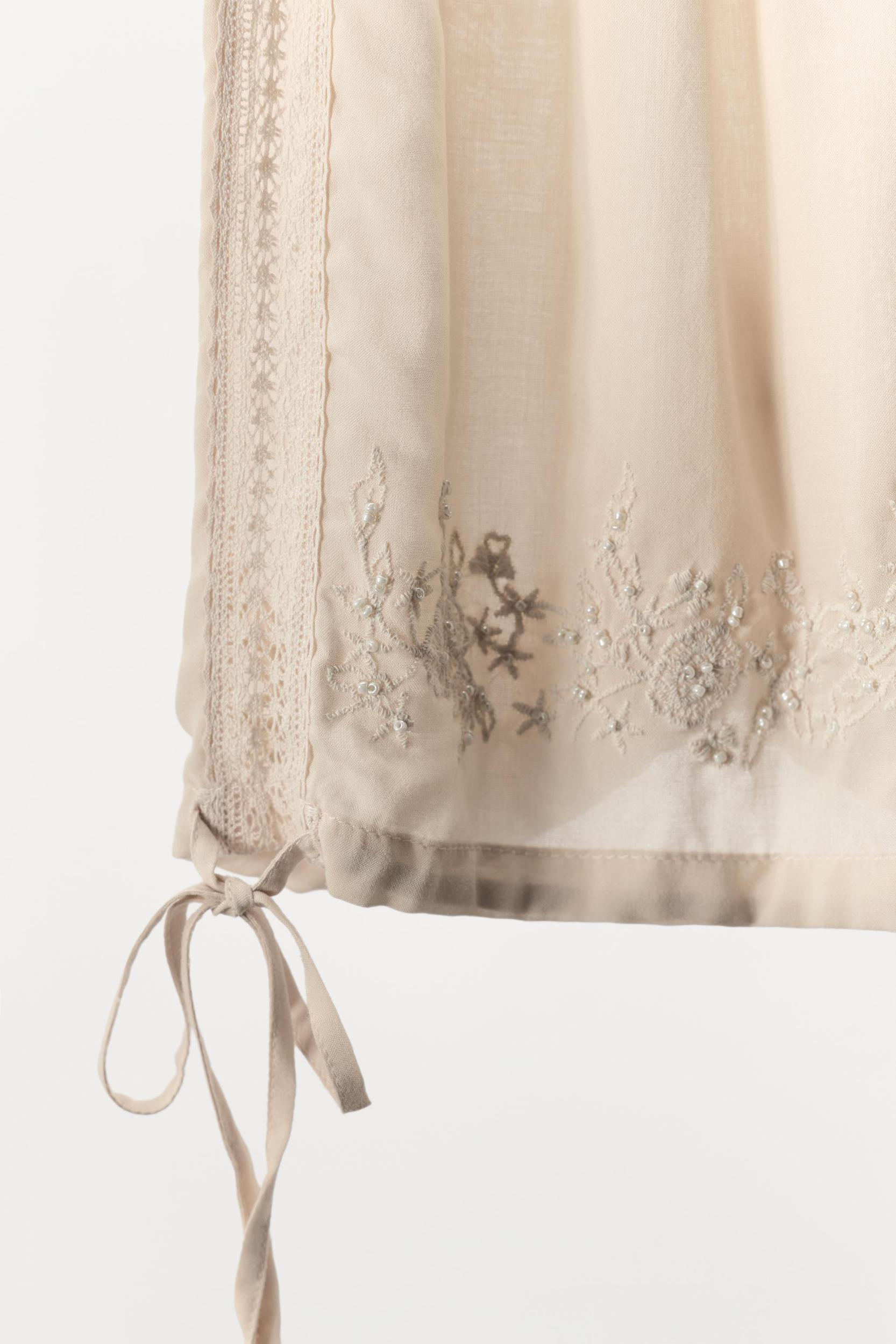 EMBROIDERED BEADED SHORTS Product Image