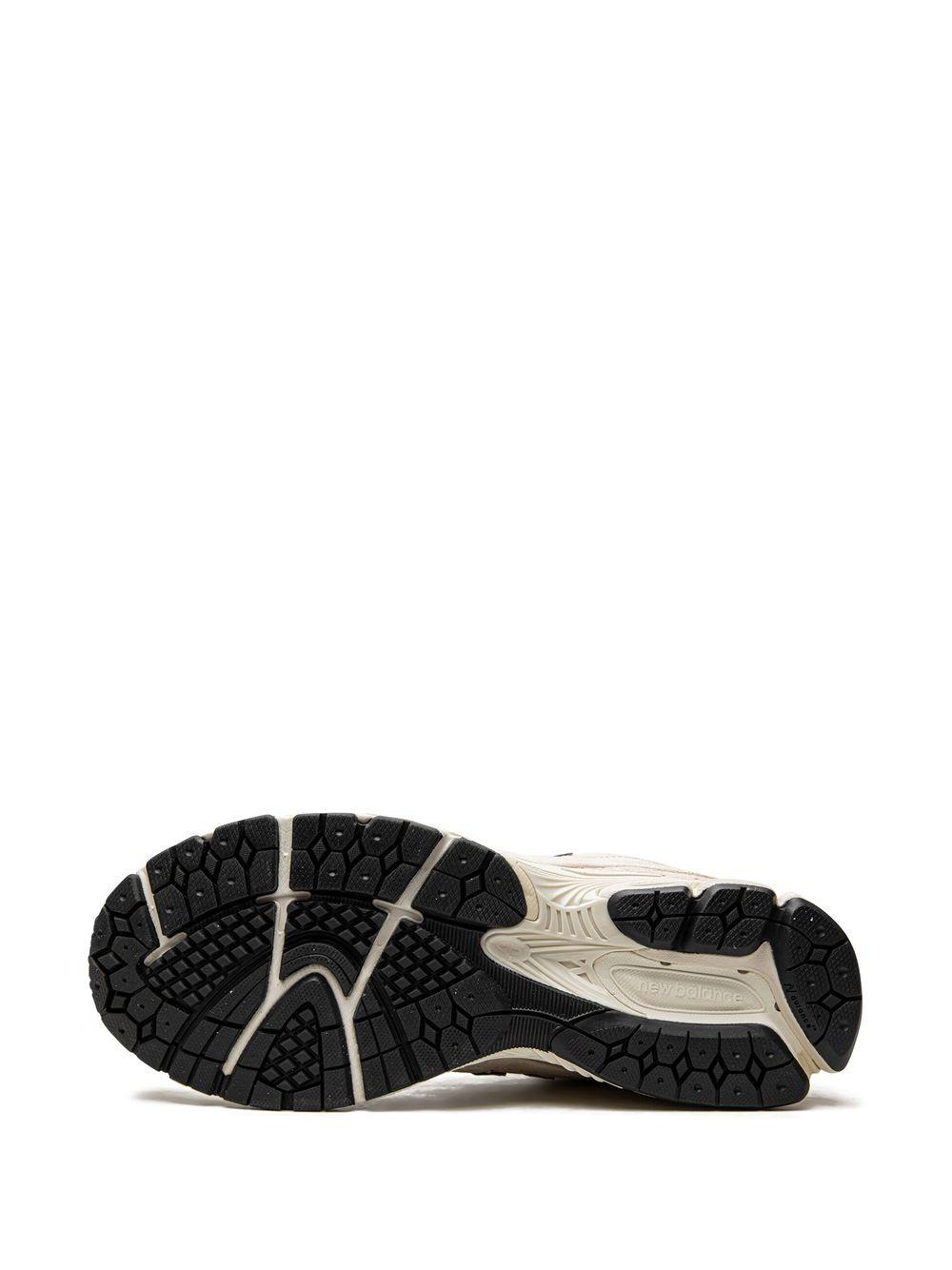 2002R "Calm Taupe" sneakers Product Image