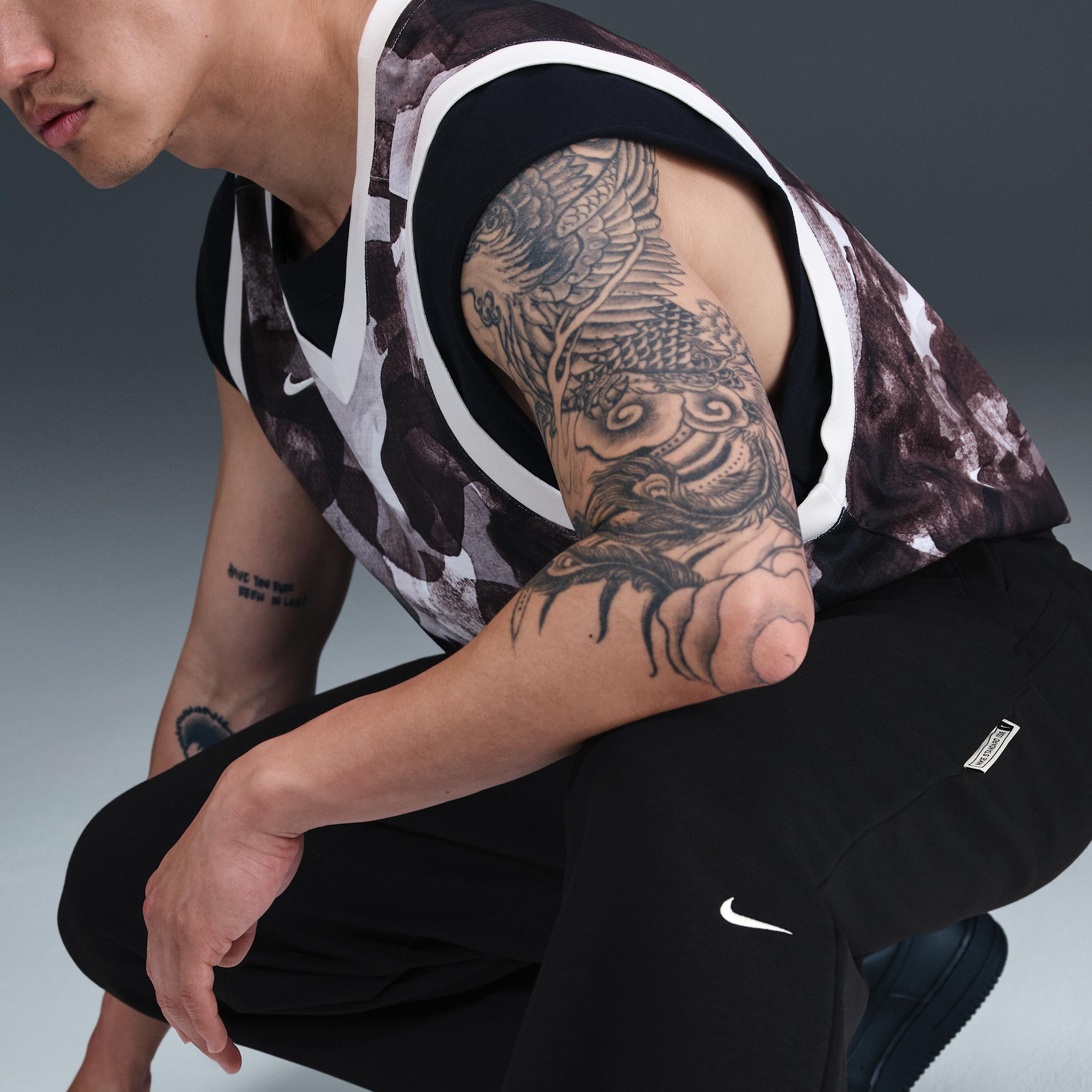 Nike Standard Issue Men's Dri-FIT 7/8-Length Basketball Pants Product Image