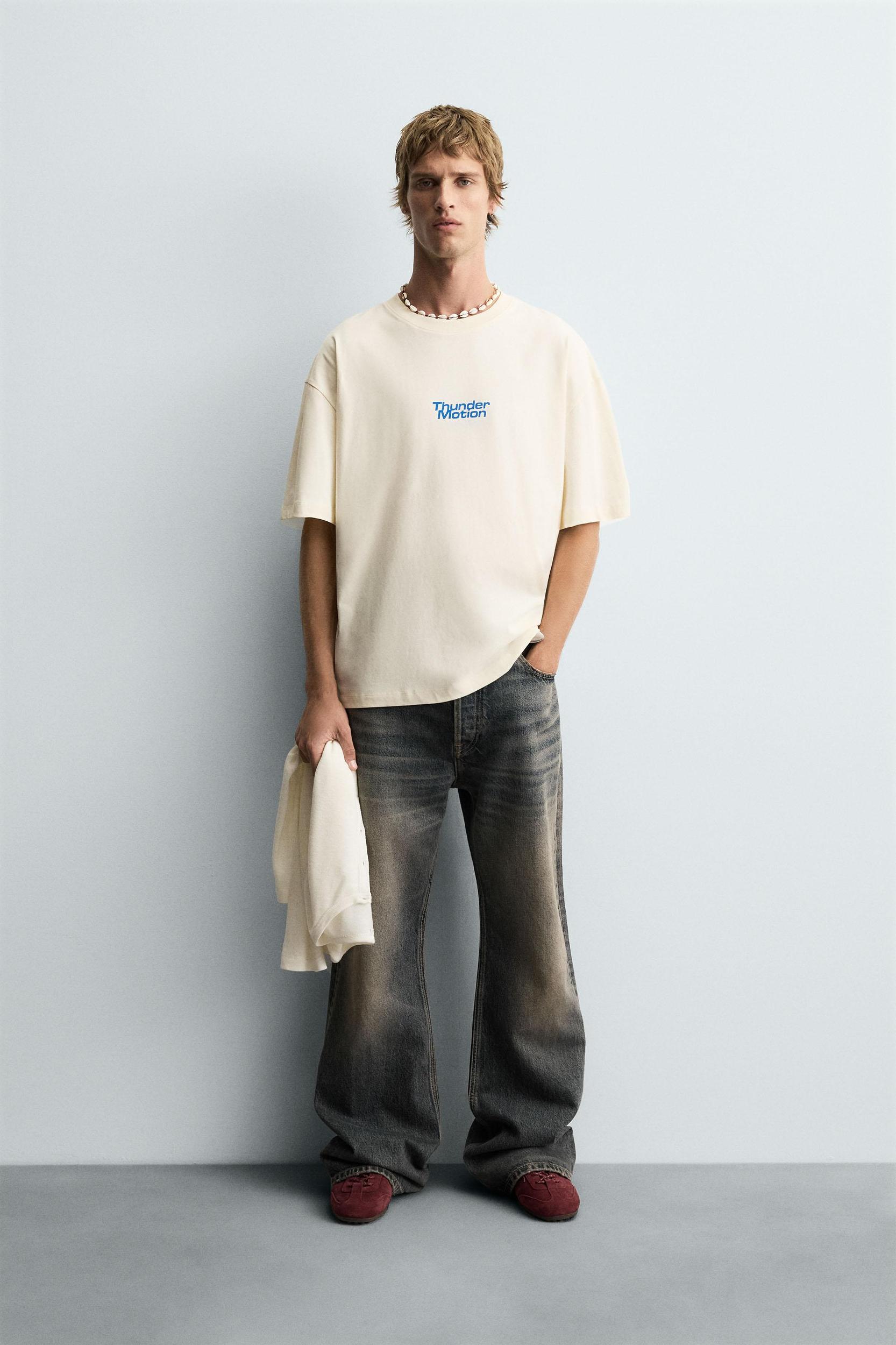 CONTRAST PRINT T-SHIRT Product Image