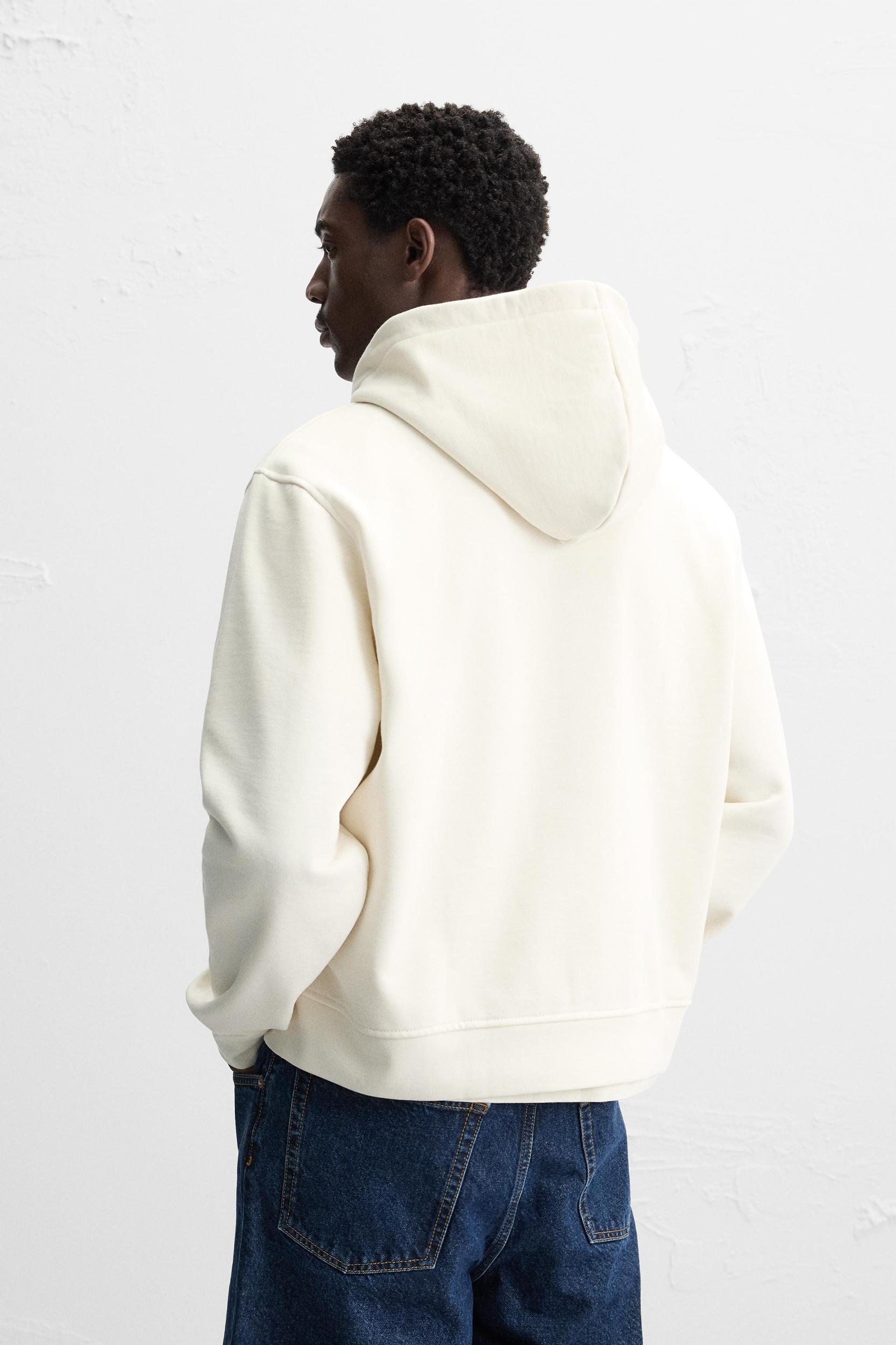 BASIC HOODED ZIP-UP SWEATSHIRT Product Image