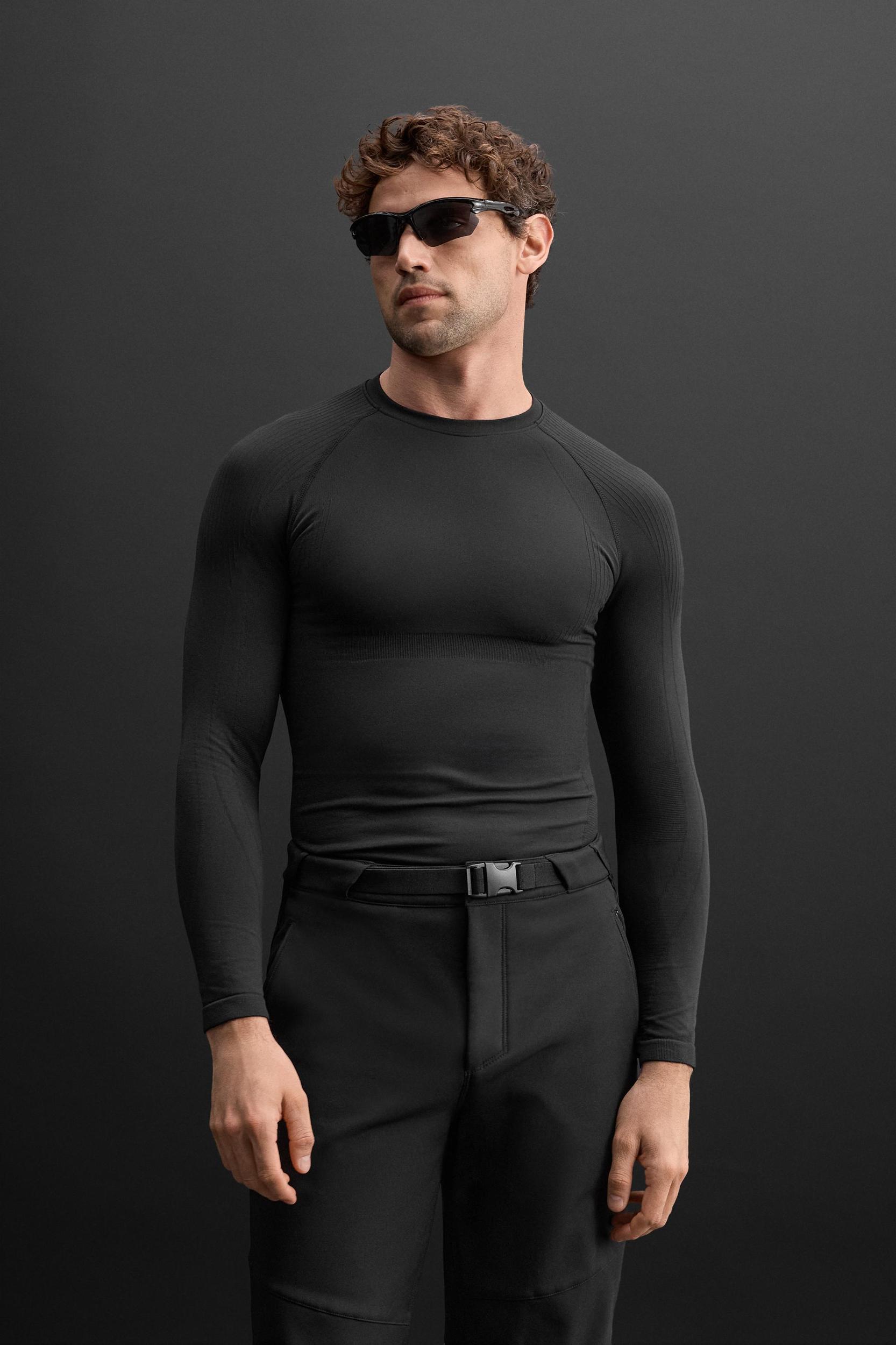 COMPRESSION BASE LAYER T-SHIRT Product Image