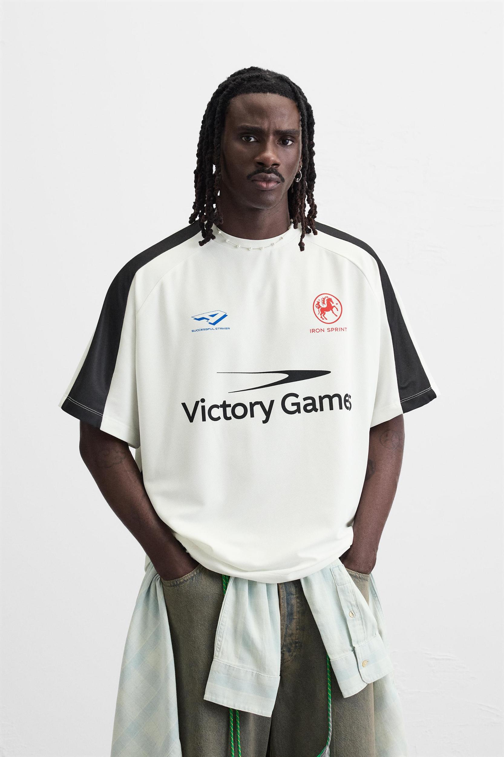 COLOR BLOCK TEXT T-SHIRT Product Image