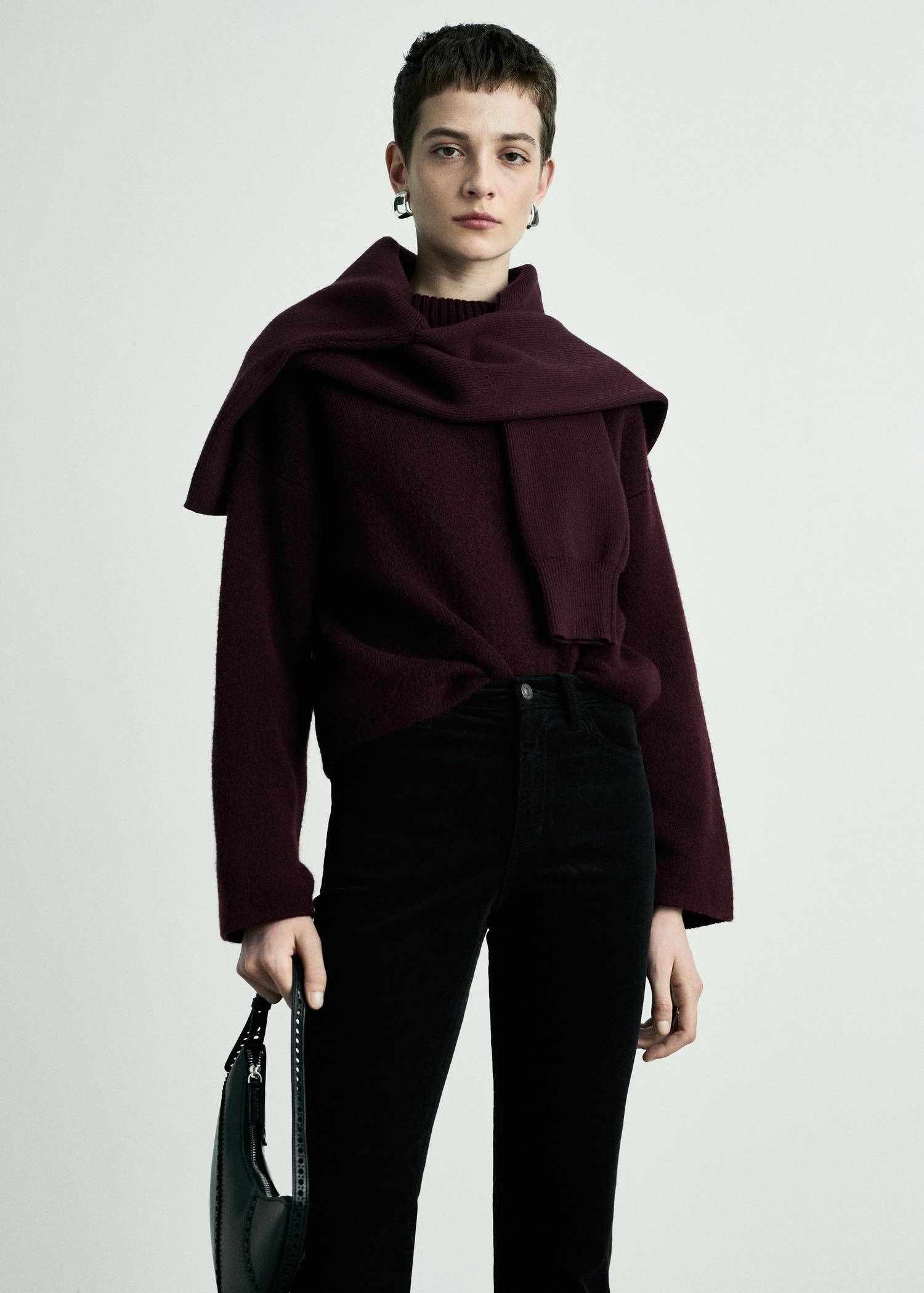 Sienna flared cropped corduroy jeans - Women | MANGO USA Product Image