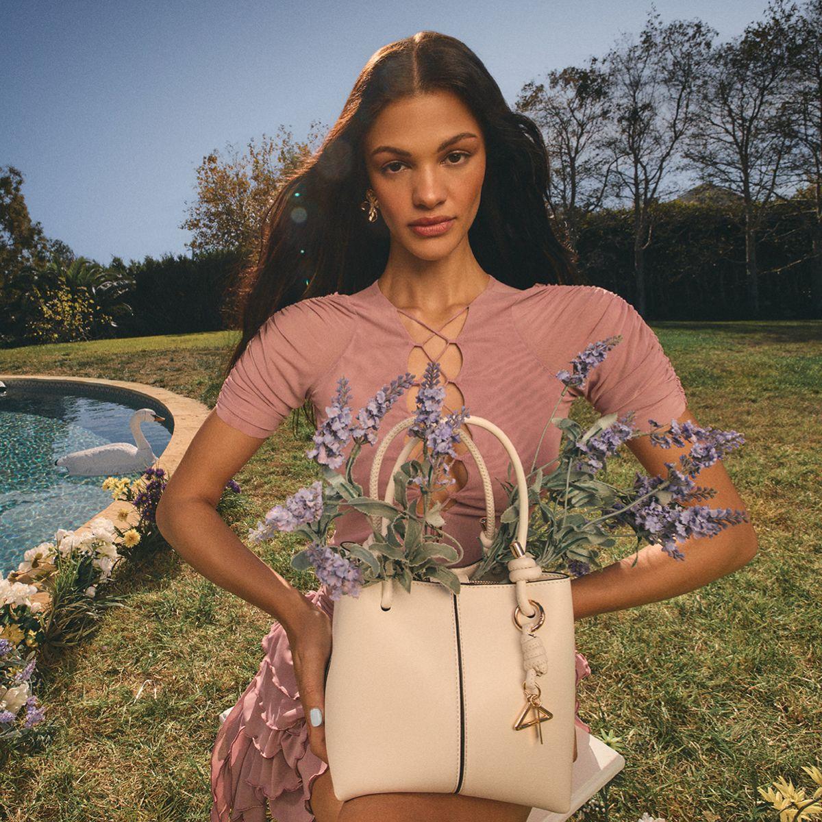 Evielily White Women's Shoulder Bags | ALDO US Product Image