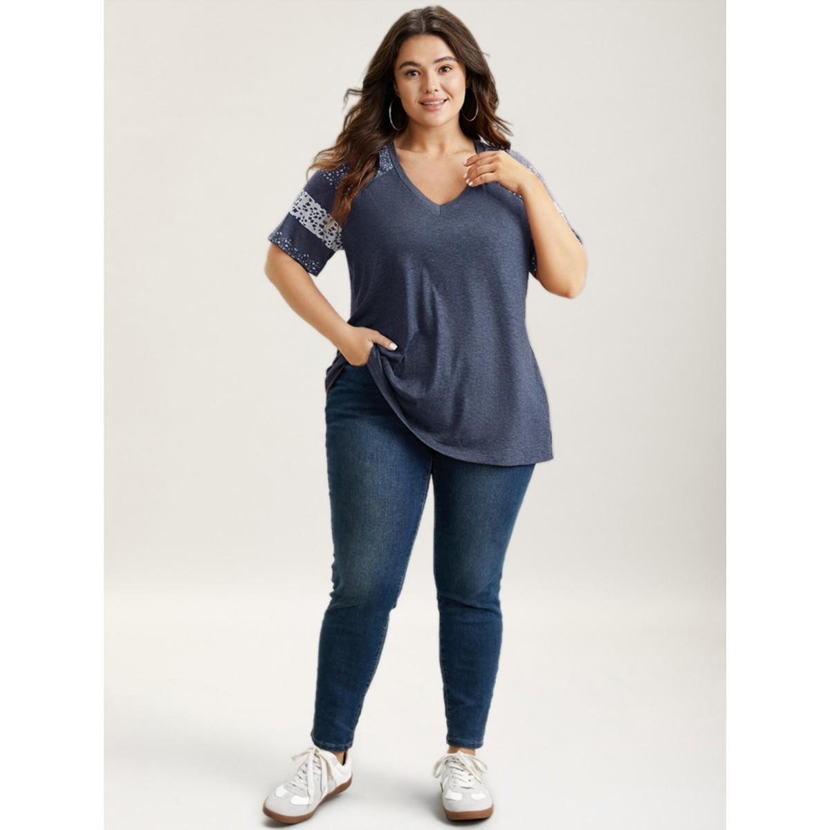 Plus Size Ditsy Floral Colorblock Contrast Raglan Sleeve T-shirt Russet Women Leisure Contrast Ditsy Floral V-neck Casual T-shirts BloomChic 30/6X Product Image