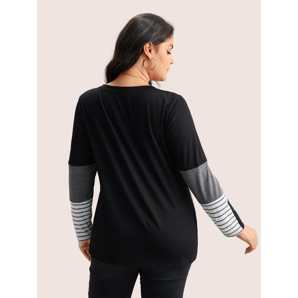 Plus Size Colorblock Contrast Striped V Neck T-shirt Black Women Leisure Contrast Striped V-neck Casual T-shirts BloomChic 18-20/2X Product Image
