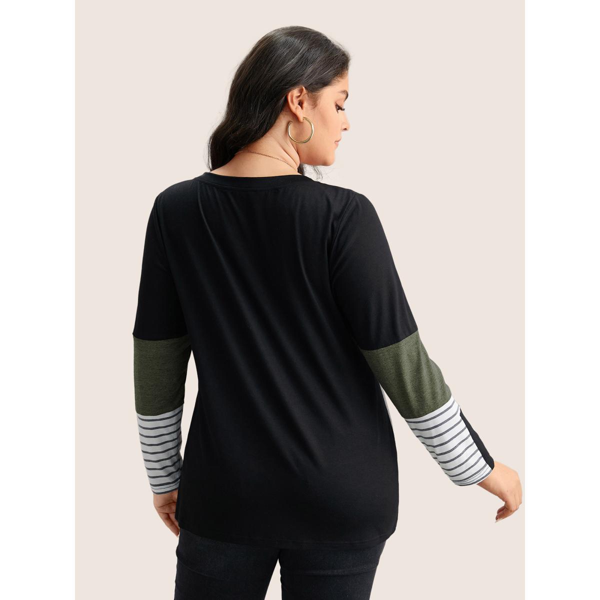 Plus Size Colorblock Contrast Striped V Neck T-shirt Green Women Leisure Contrast Striped V-neck Casual T-shirts BloomChic 30/6X Product Image