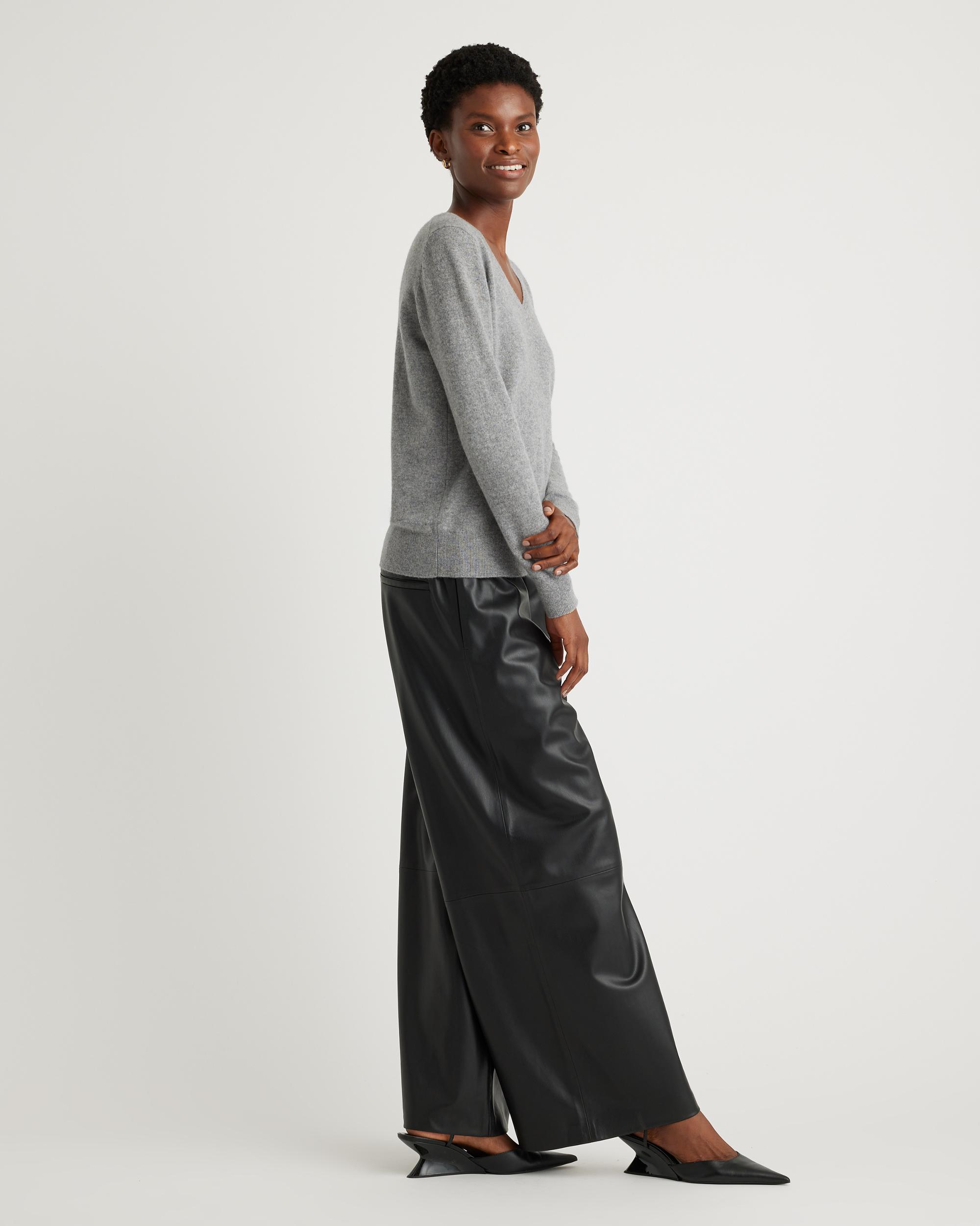 Quince | Women's Mongolian Cashmere V-Neck Sweater Product Image