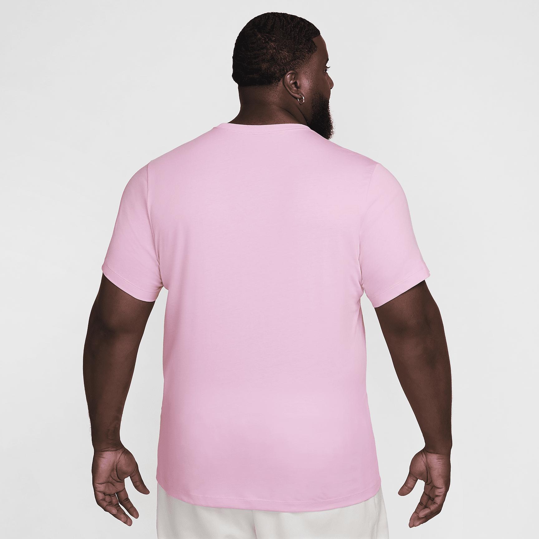 Nike Sportswear Club Men's T-Shirt Product Image
