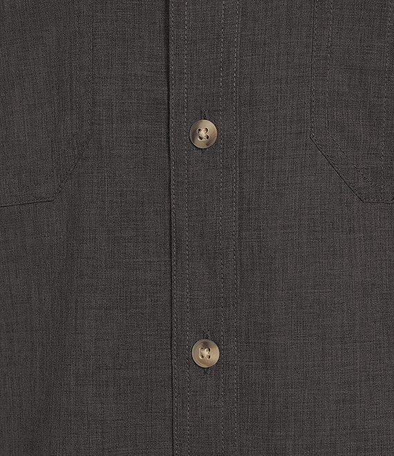 Roundtree & Yorke Performance The Charter Vented Chambray Short Sleeve Solid Fishing Sport Shirt Product Image