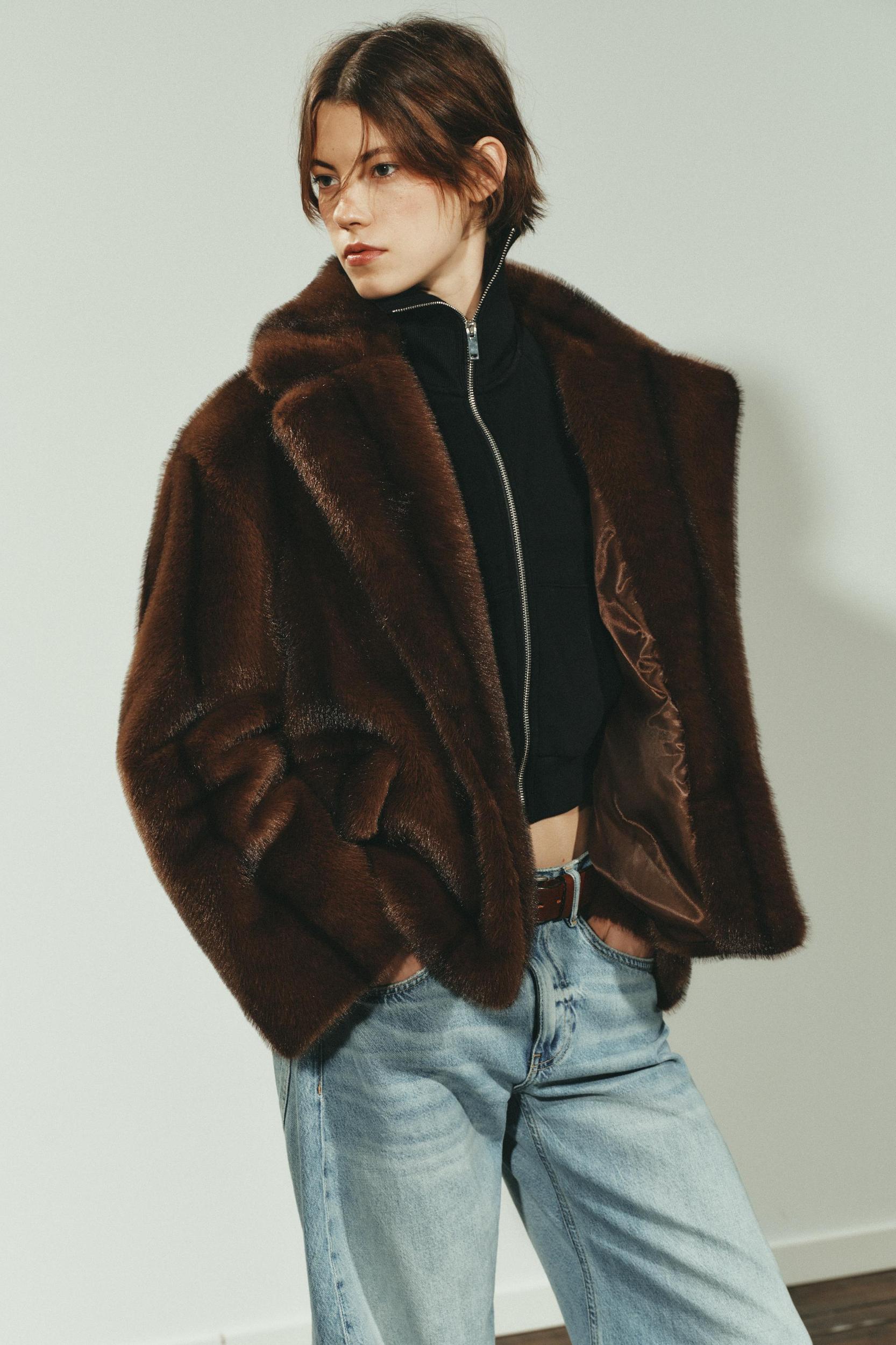 SHORT FAUX FUR COAT Product Image