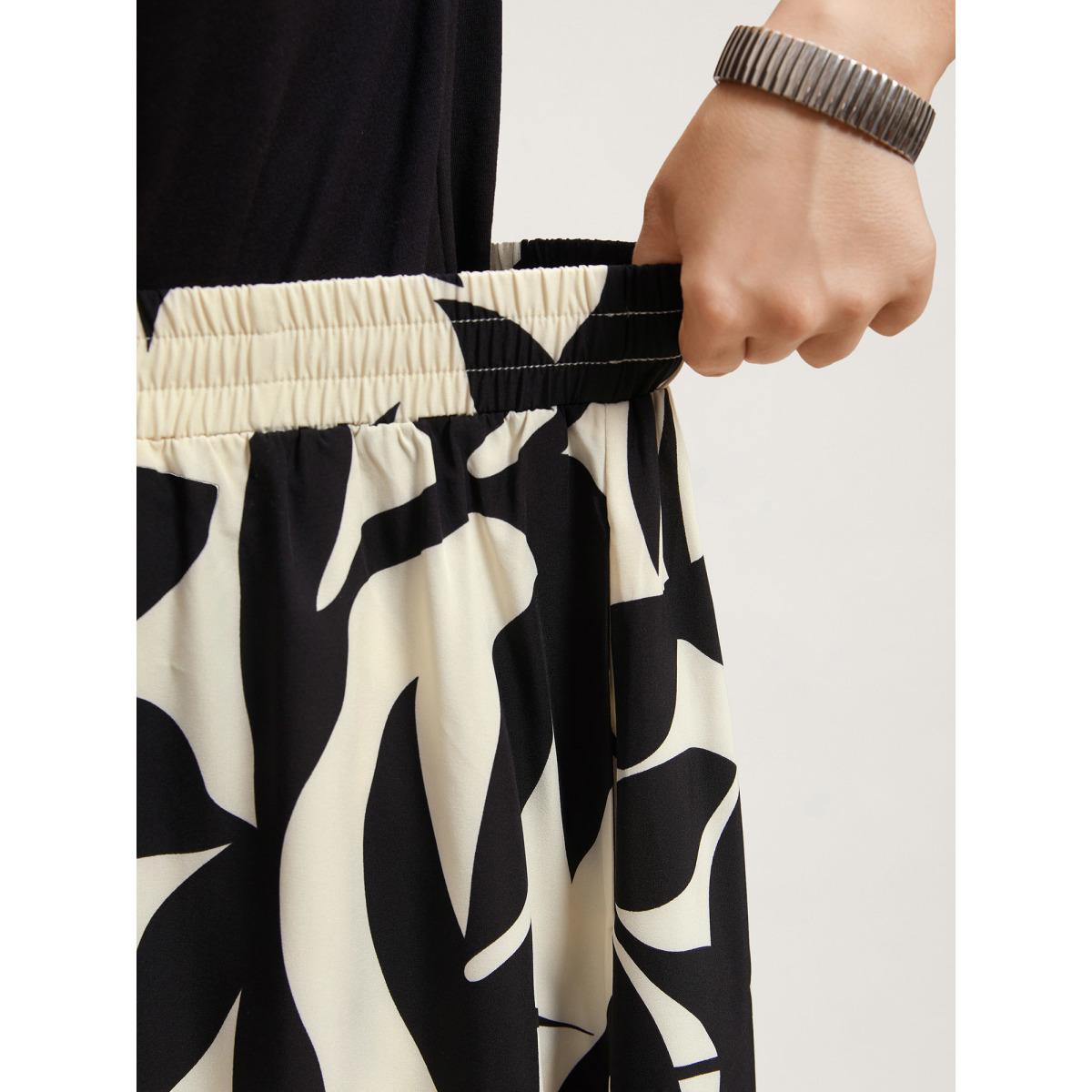 Plus Size Leaf Print Stretchy-Waist Midi Skirt Women Apricot Elegant Contrast Loose No stretch Slanted pocket Everyday Skirts BloomChic 18-20/2X Product Image