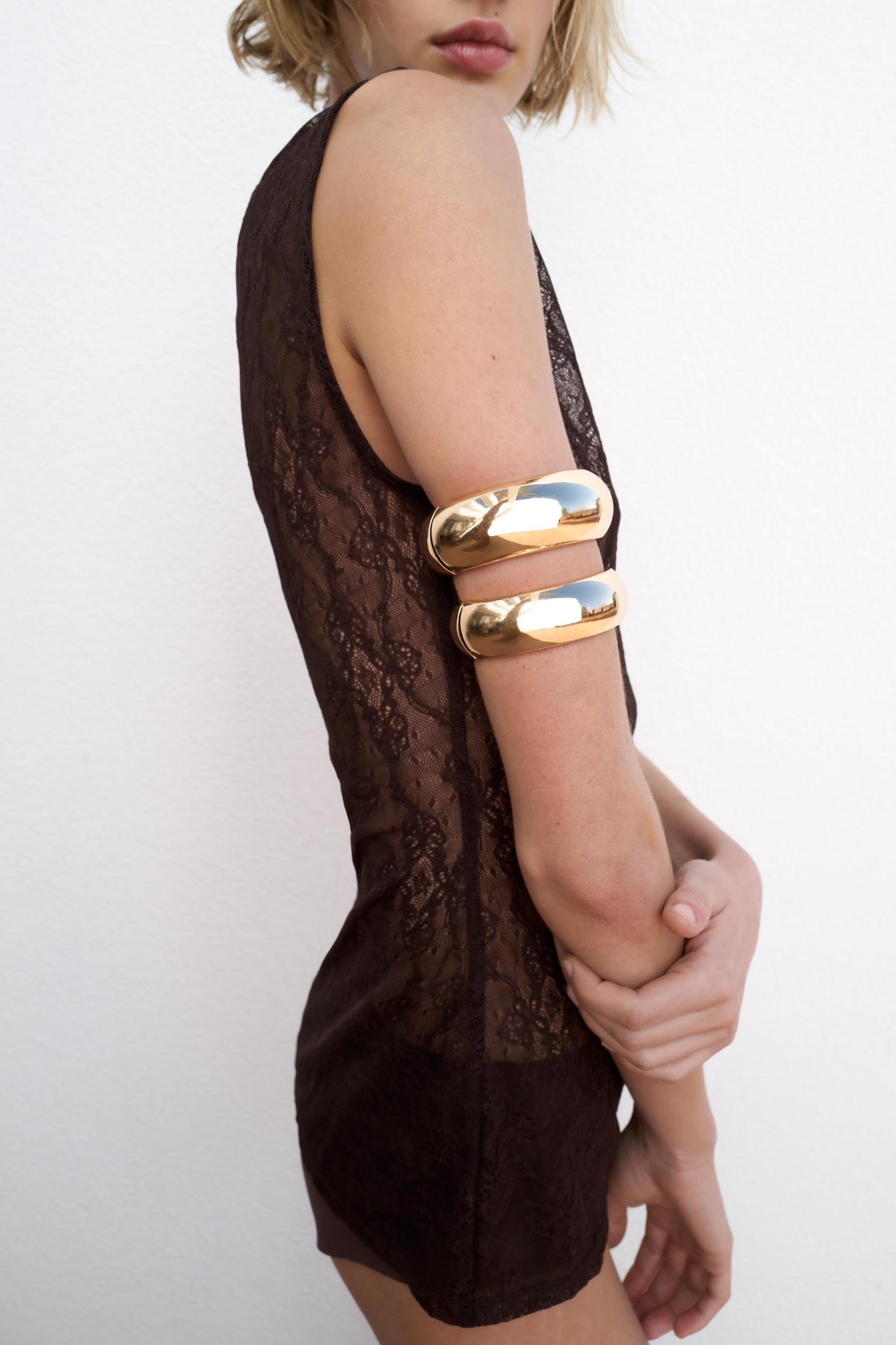 LACE TOP Product Image