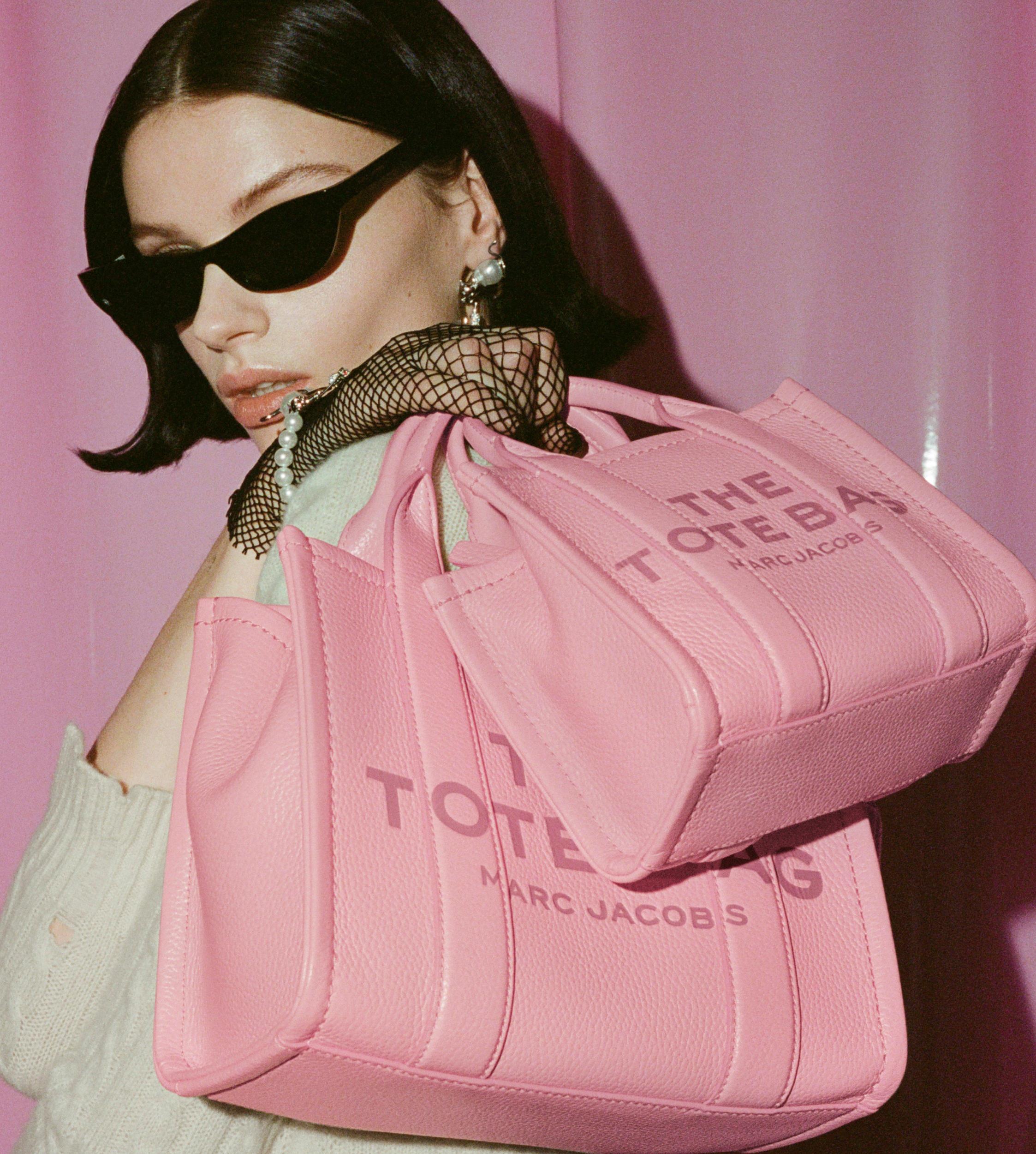 The Leather Medium Tote Bag Product Image