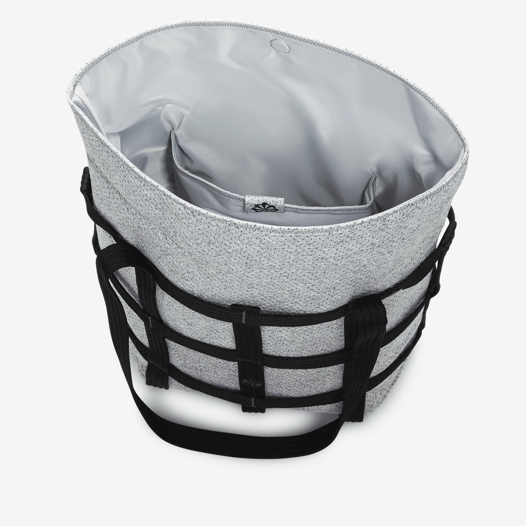 Nike Sportswear Forward Cargo Tote (12L) Product Image