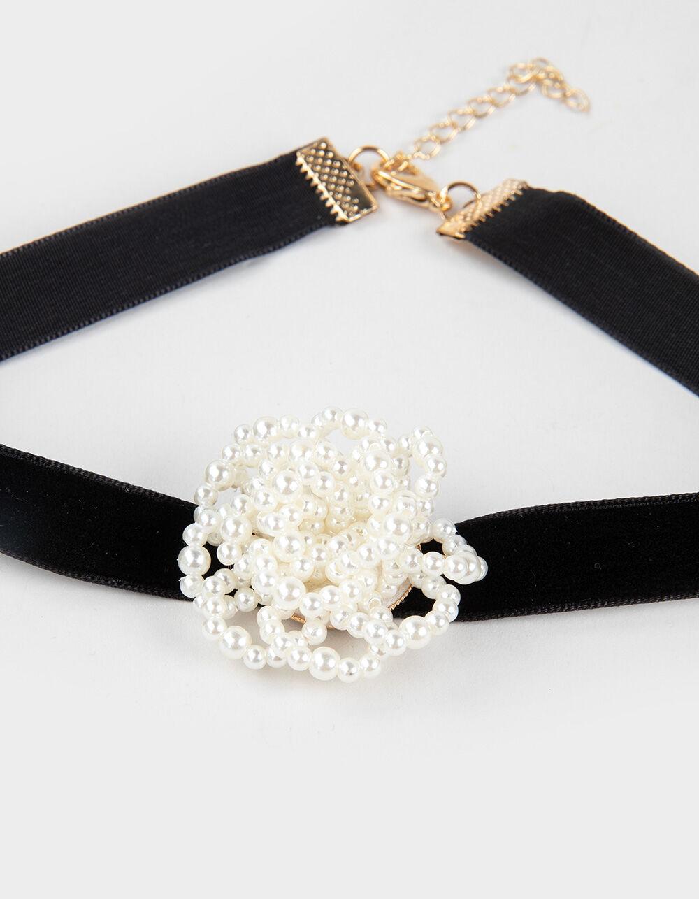 FULL TILT Pearl Flower Velvet Choker - BLACK Product Image