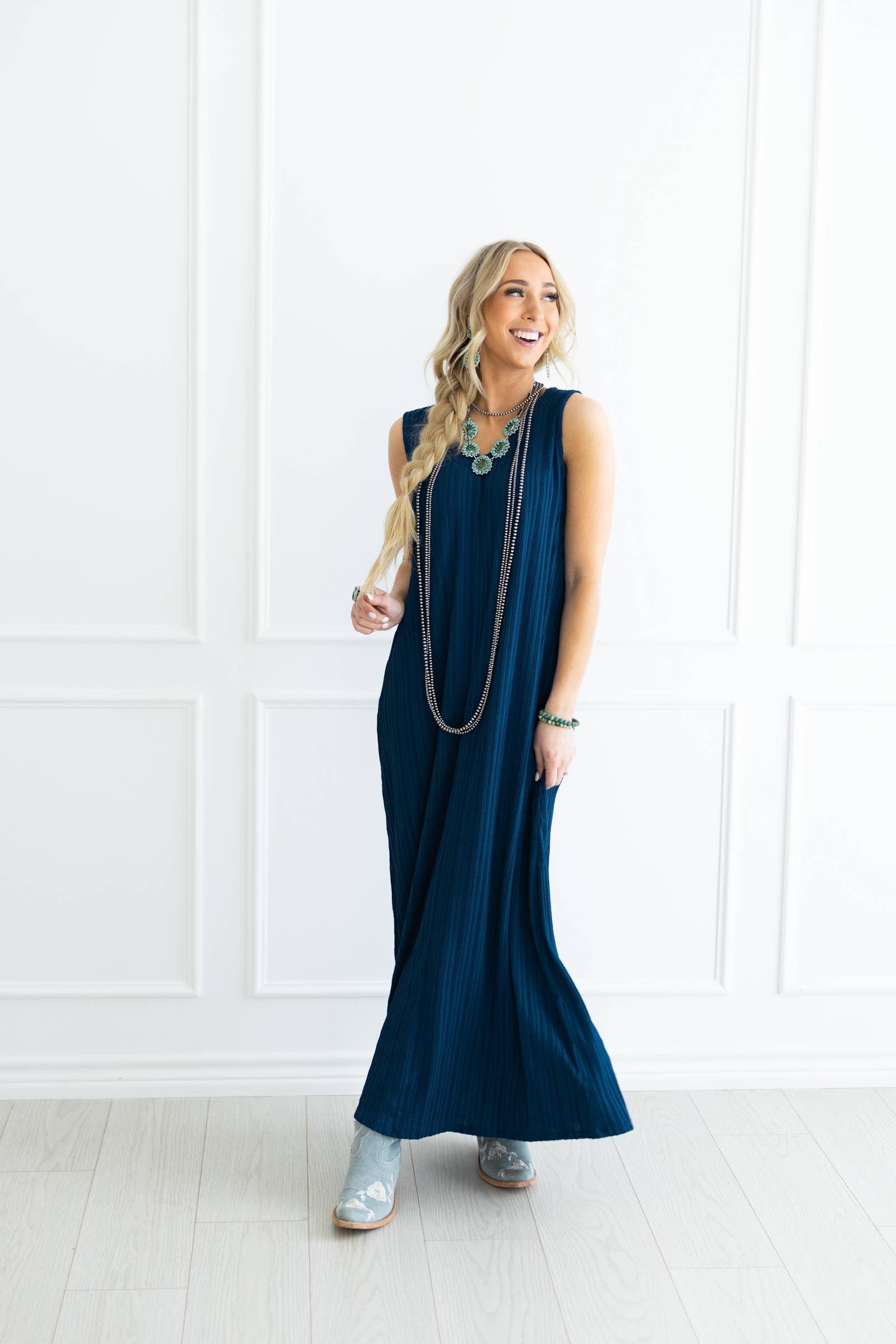 Textured Pleated Maxi Dress: NAVY Product Image
