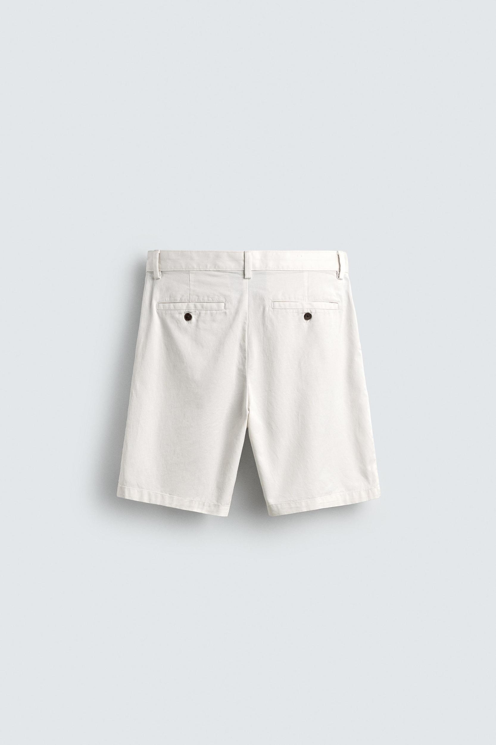 REGULAR FIT PLEATED SHORTS Product Image