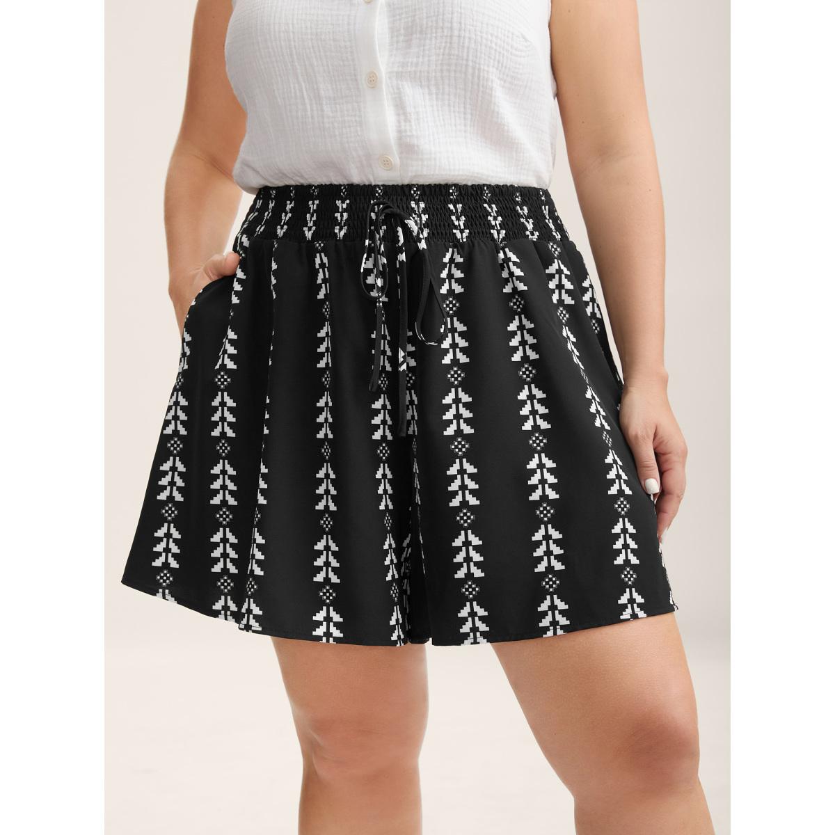 Plus Size Geometric Print Wide-Leg Shorts Women Black Resort Drawstring Wide Leg Vacation Shorts BloomChic 26/4X Product Image