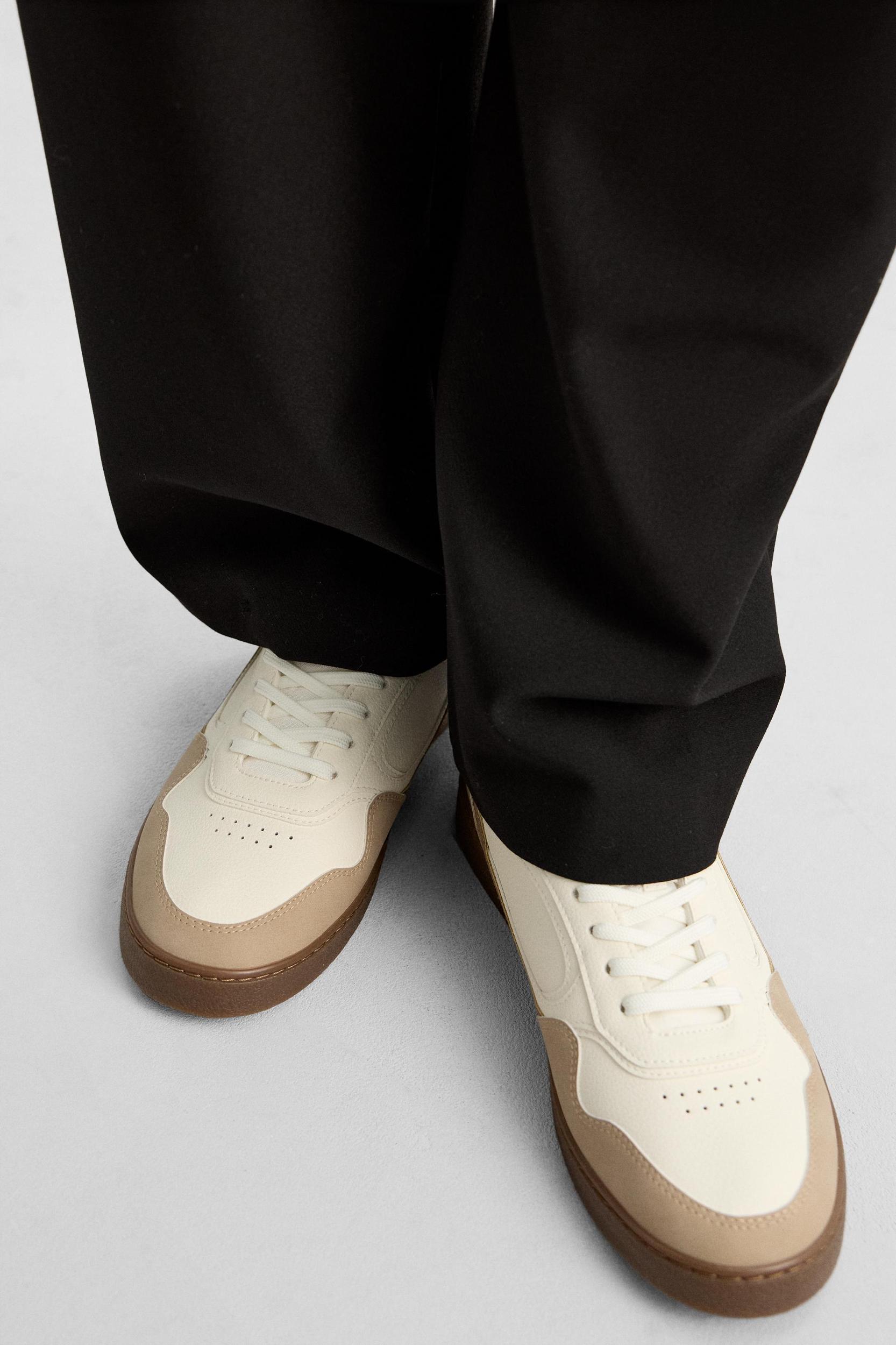 RETRO STYLE SNEAKERS Product Image