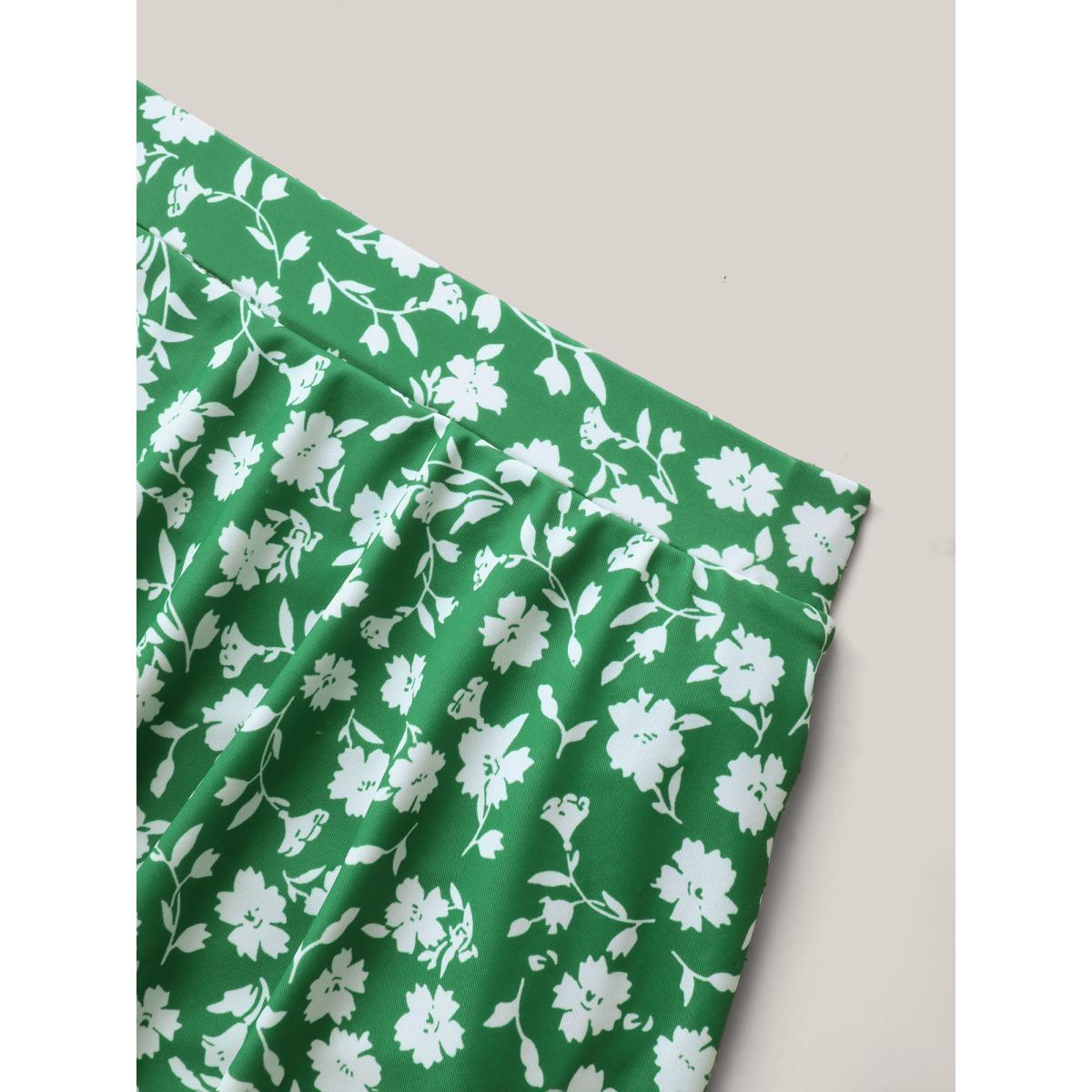 Plus Size Ditsy Floral Print Flared Swim Skirt Women's Swimwear Greenbean Beach High stretch Bodycon High Rise Curve Swim Bottoms BloomChic 26/4X Product Image