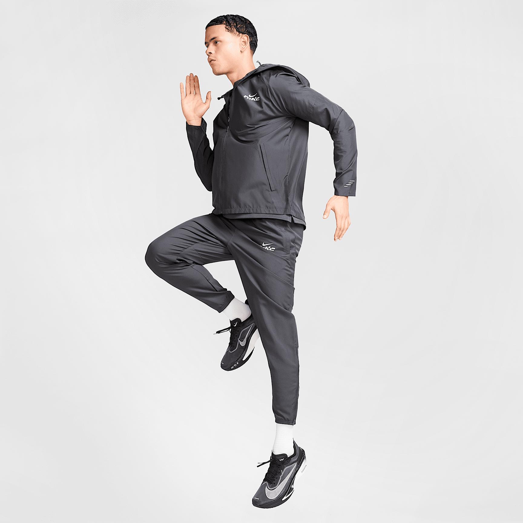 Nike Men's Miler Flash Water-Repellent Running Jacket Product Image