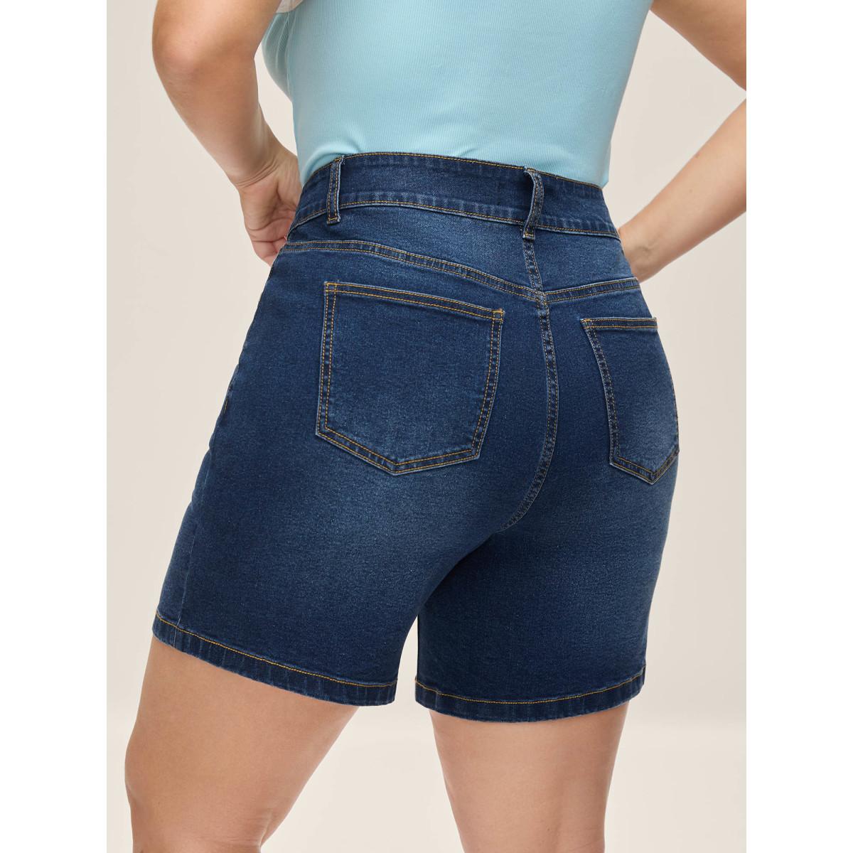 Plus Size Classic Straight-Leg Denim Shorts Women Midblue Medium stretch Casual Slanted pocket Leisure Denim Shorts BloomChic 22/3X Product Image