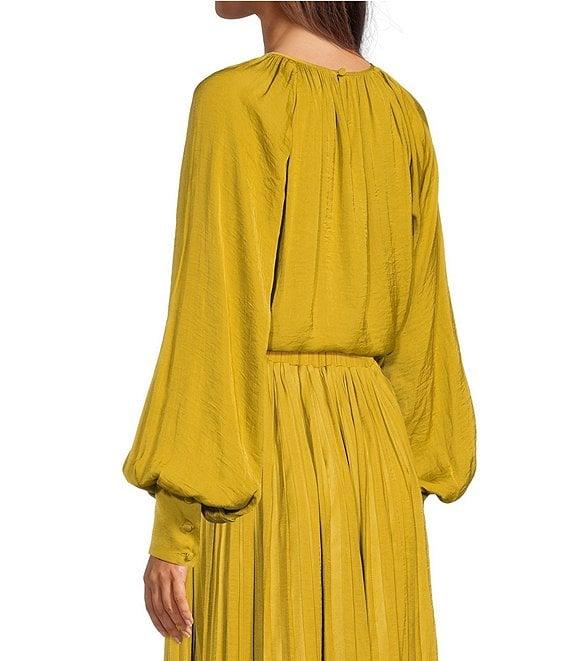 Gibson & Latimer Coordinating Woven Moonshadow Ruched Crew Neck Long Sleeve Cuffed Blouse Product Image