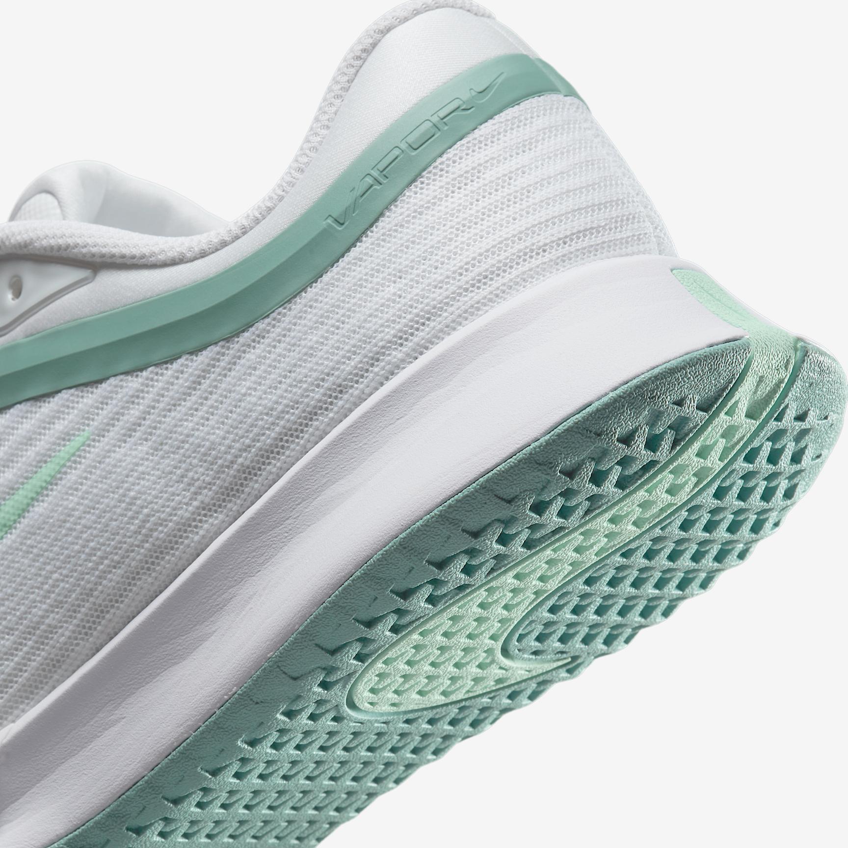 Nike Womens Vapor Pro 3 Hard Court Tennis Shoes | FZ2158-106 Product Image