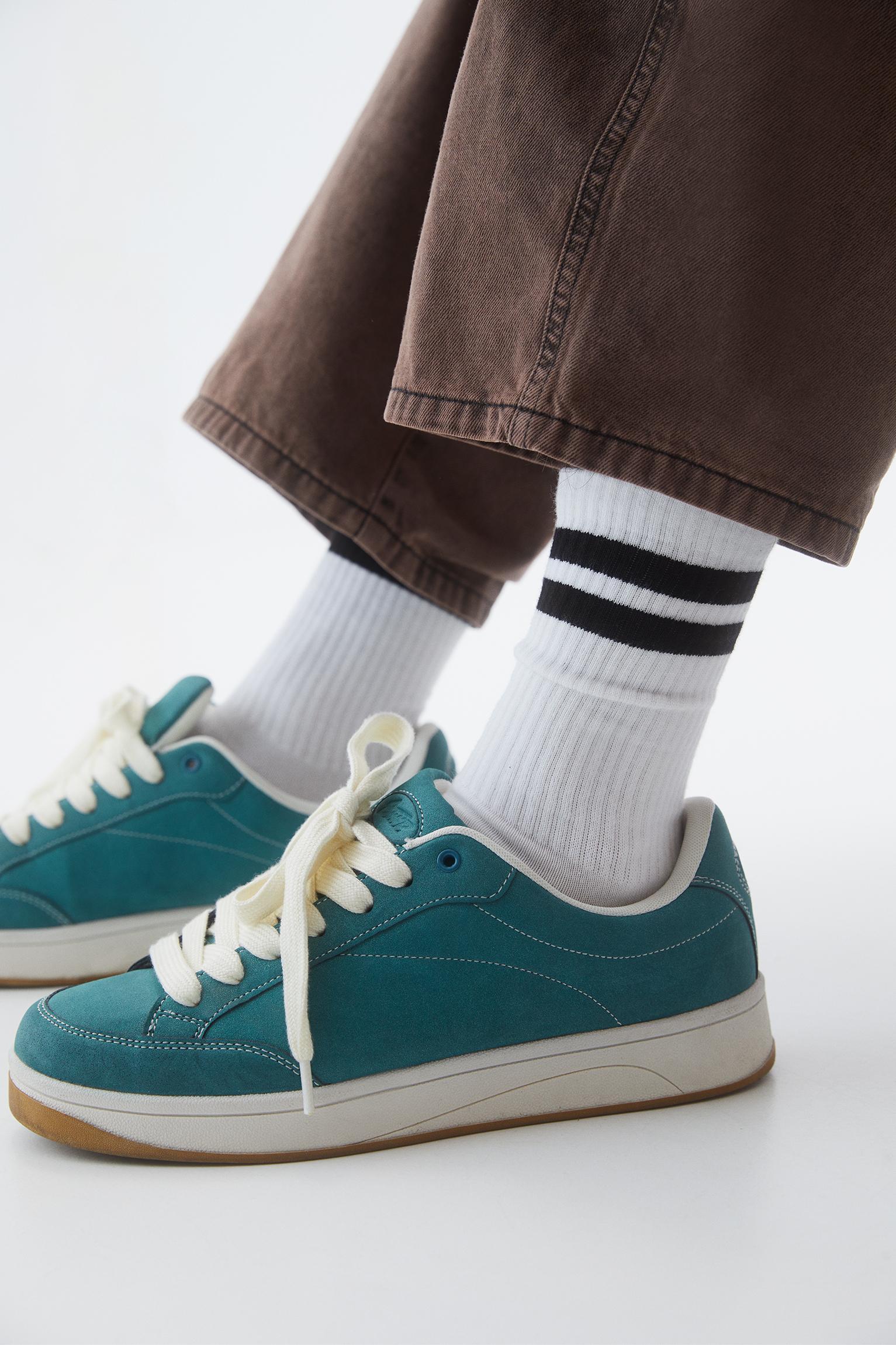 White sports socks Product Image