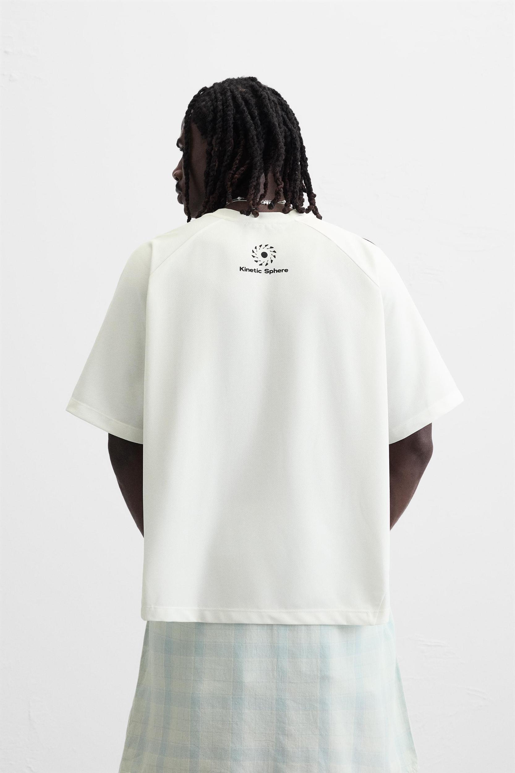 COLOR BLOCK TEXT T-SHIRT Product Image