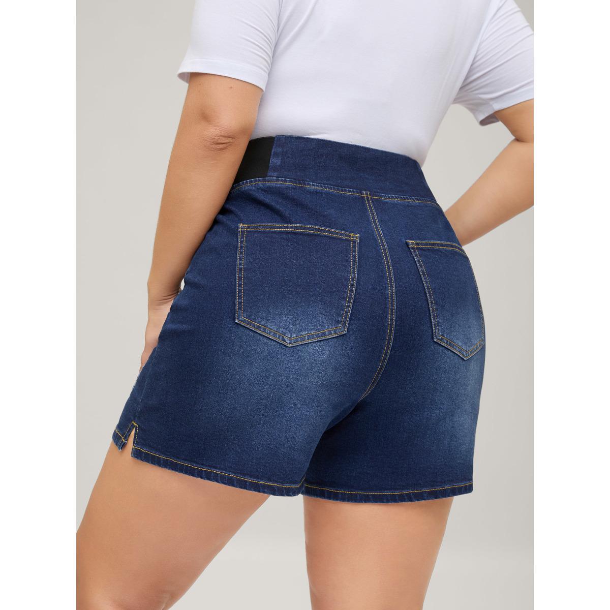 Plus Size Pull-On Stretchy Waist Denim Shorts Women Darkindigo Medium stretch Casual Slanted pocket Leisure Denim Shorts BloomChic 28/5X Product Image