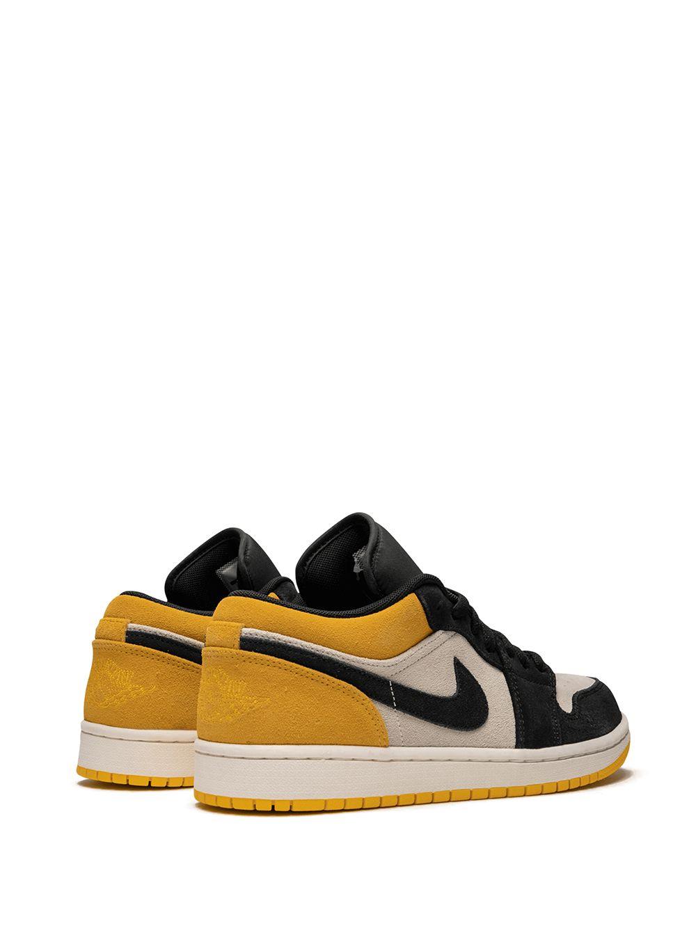 Air Jordan 1 Low "University Gold" sneakers Product Image