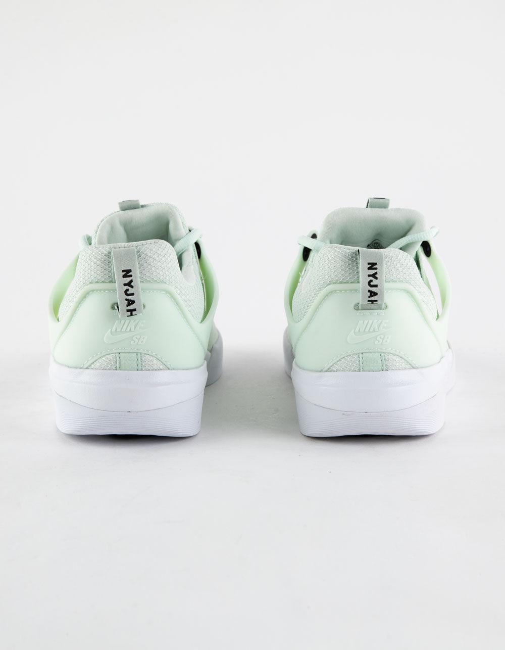 NIKE SB Zoom Nyjah 3 Mens Shoes - GREEN/WHITE Product Image