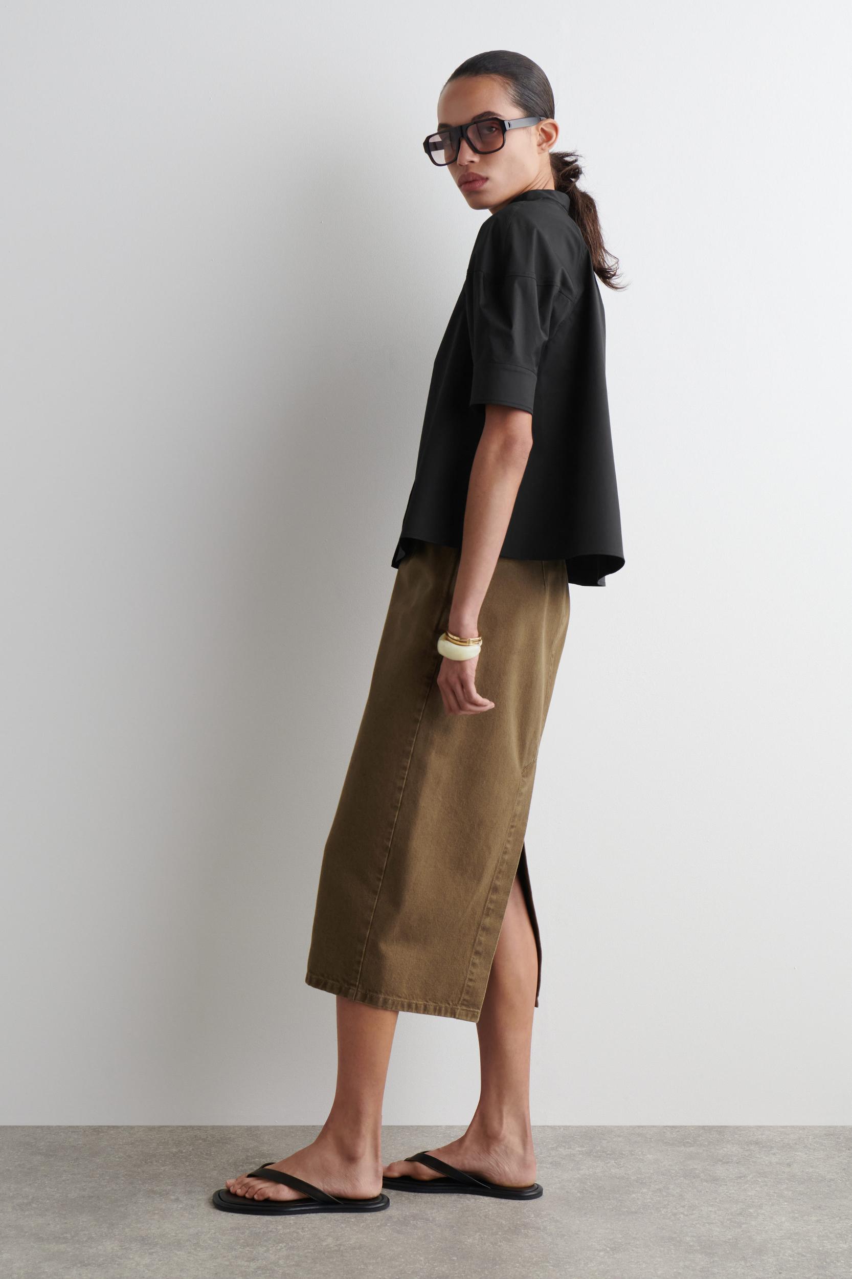 PUFF-SLEEVE BLOUSE Product Image