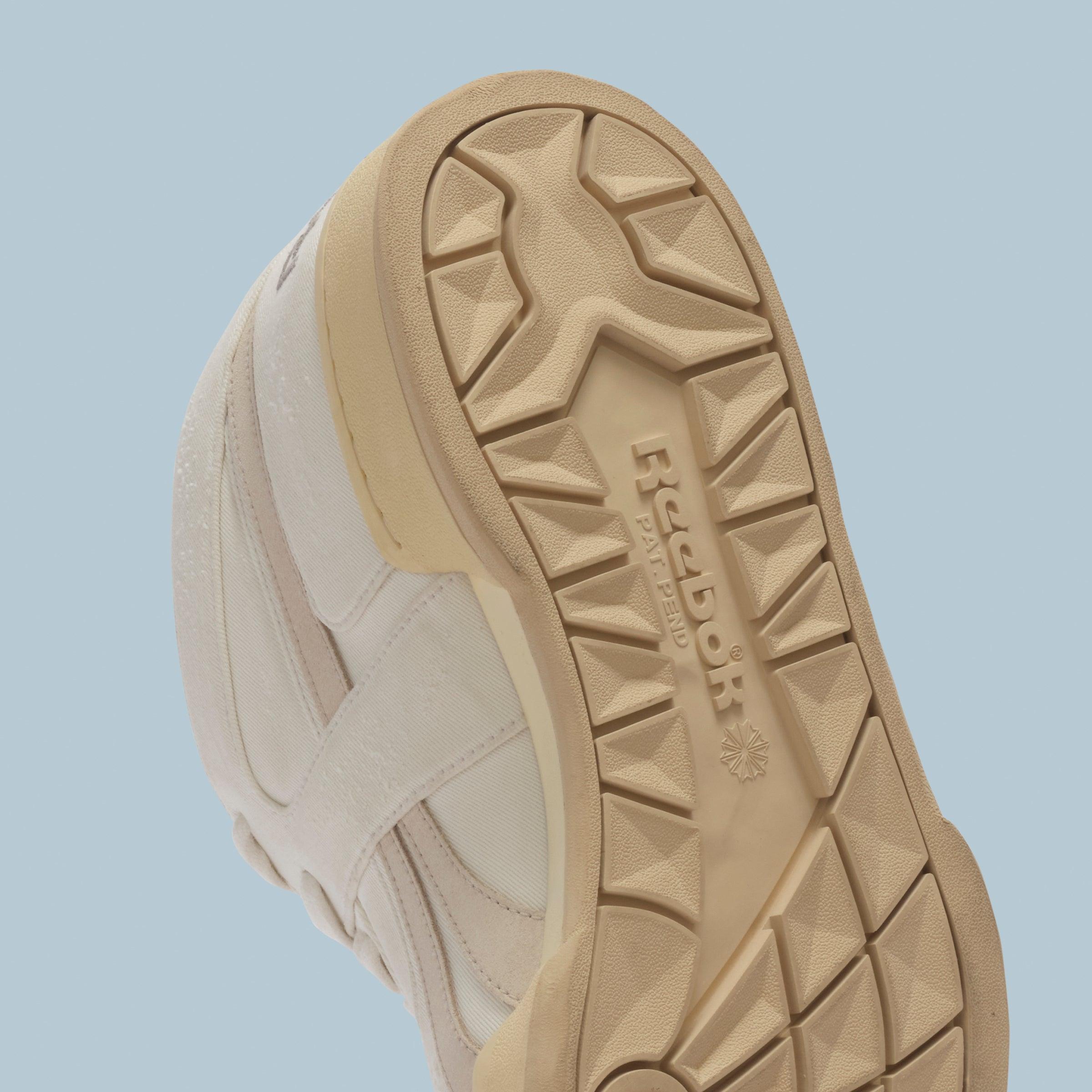 BB5600 Cut Sneakers Unisex Product Image