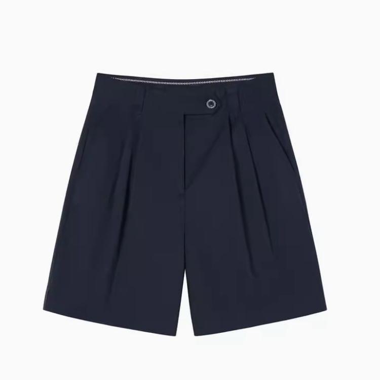 Short Sleeve Crew Neck Striped Crop Blouse / High Waist Plain Shorts Product Image