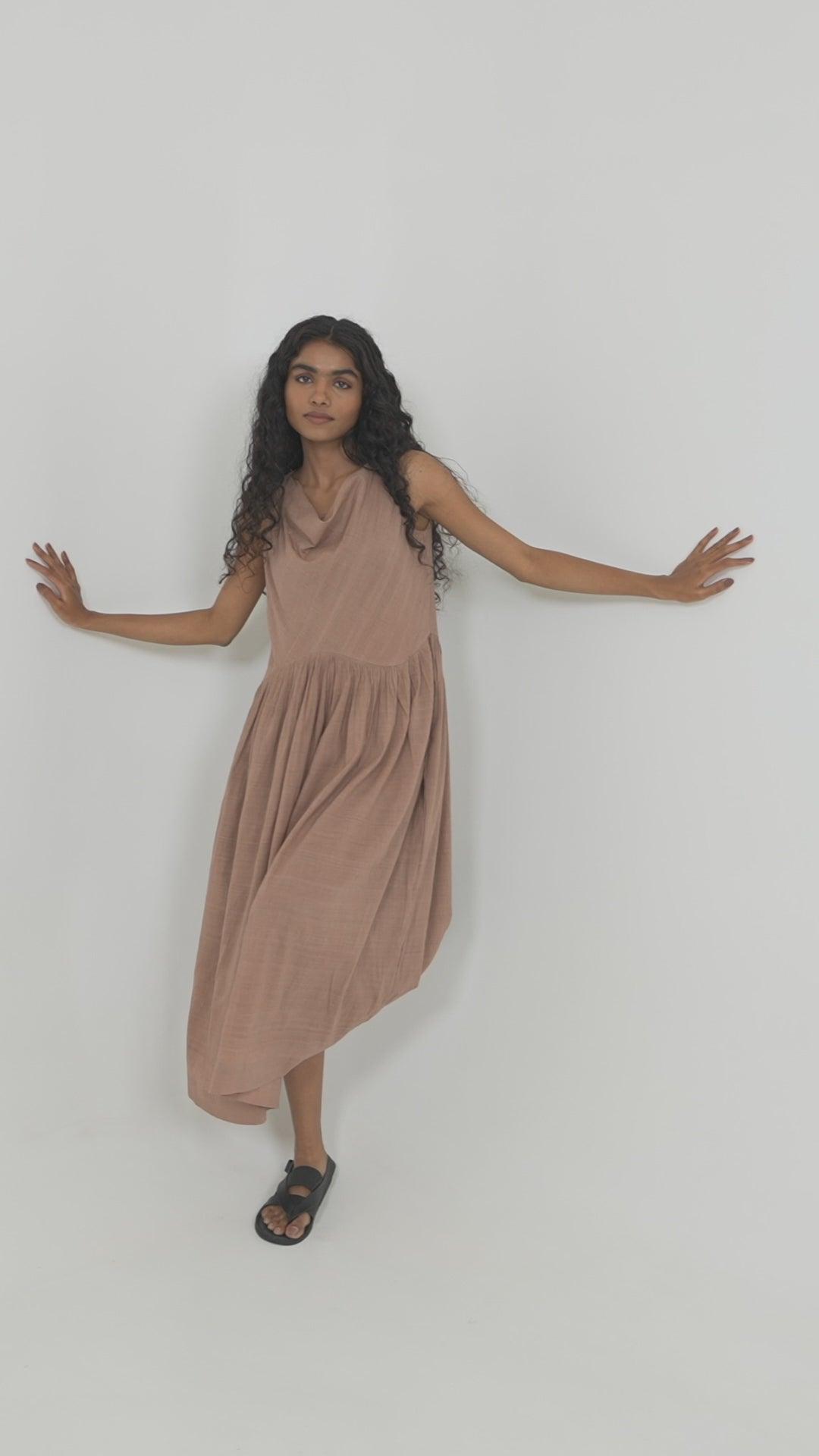 The Garnet Pink midi Dress Product Image