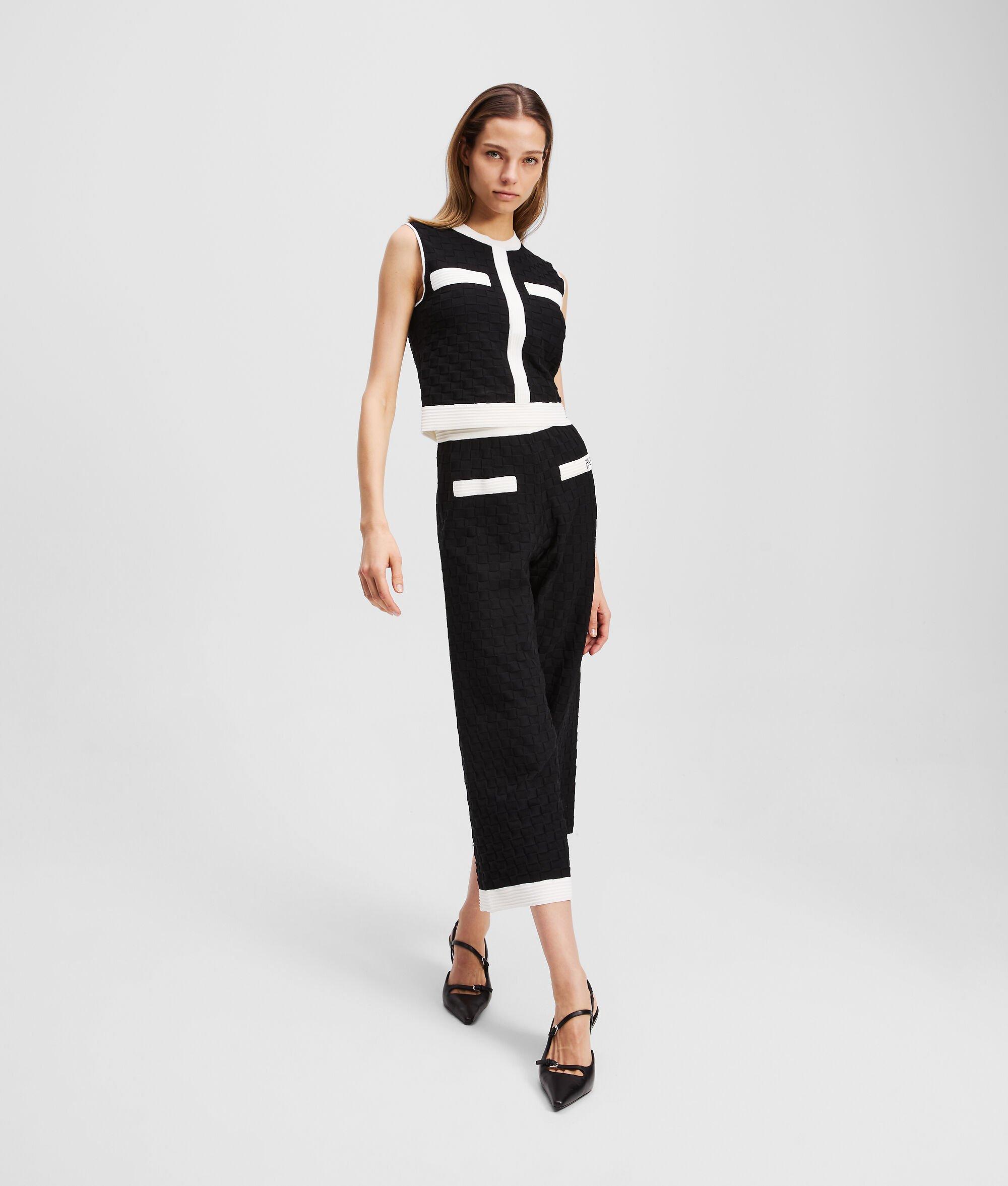 CONTRAST PIPING KNIT TOP Product Image