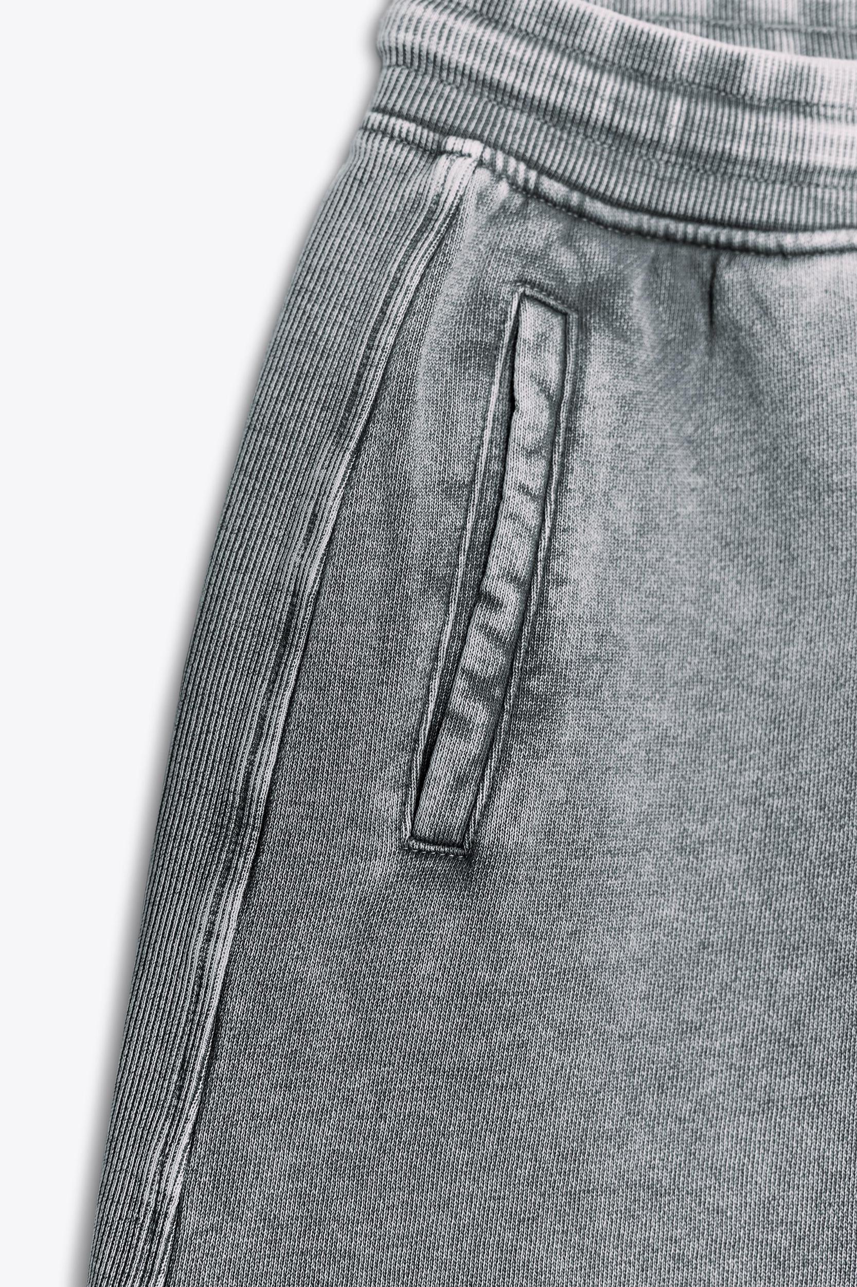 WASHED EFFECT TEXT SWEATSHORTS Product Image