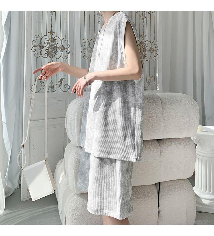 Set: Crew Neck Tie-Dye Tank Top + Drawstring Waist Sweat Shorts Product Image