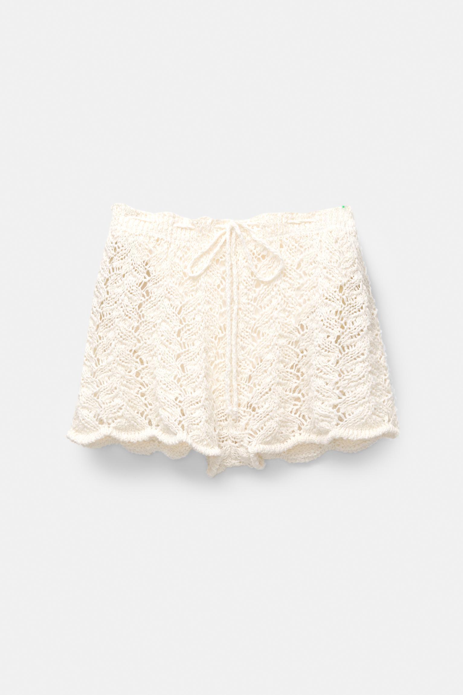 Crochet shorts with drawstrings Product Image