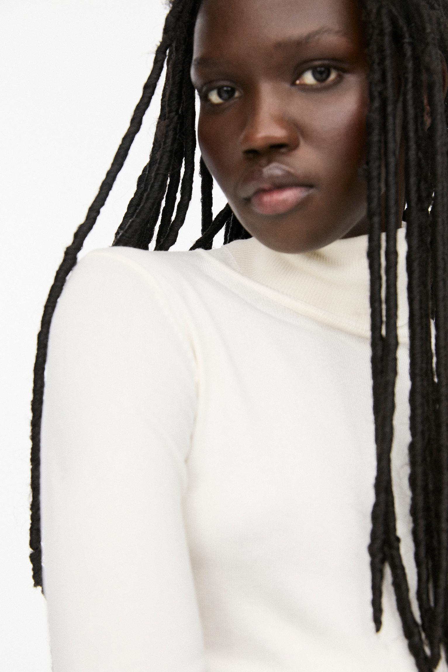 Basic high neck sweater Product Image