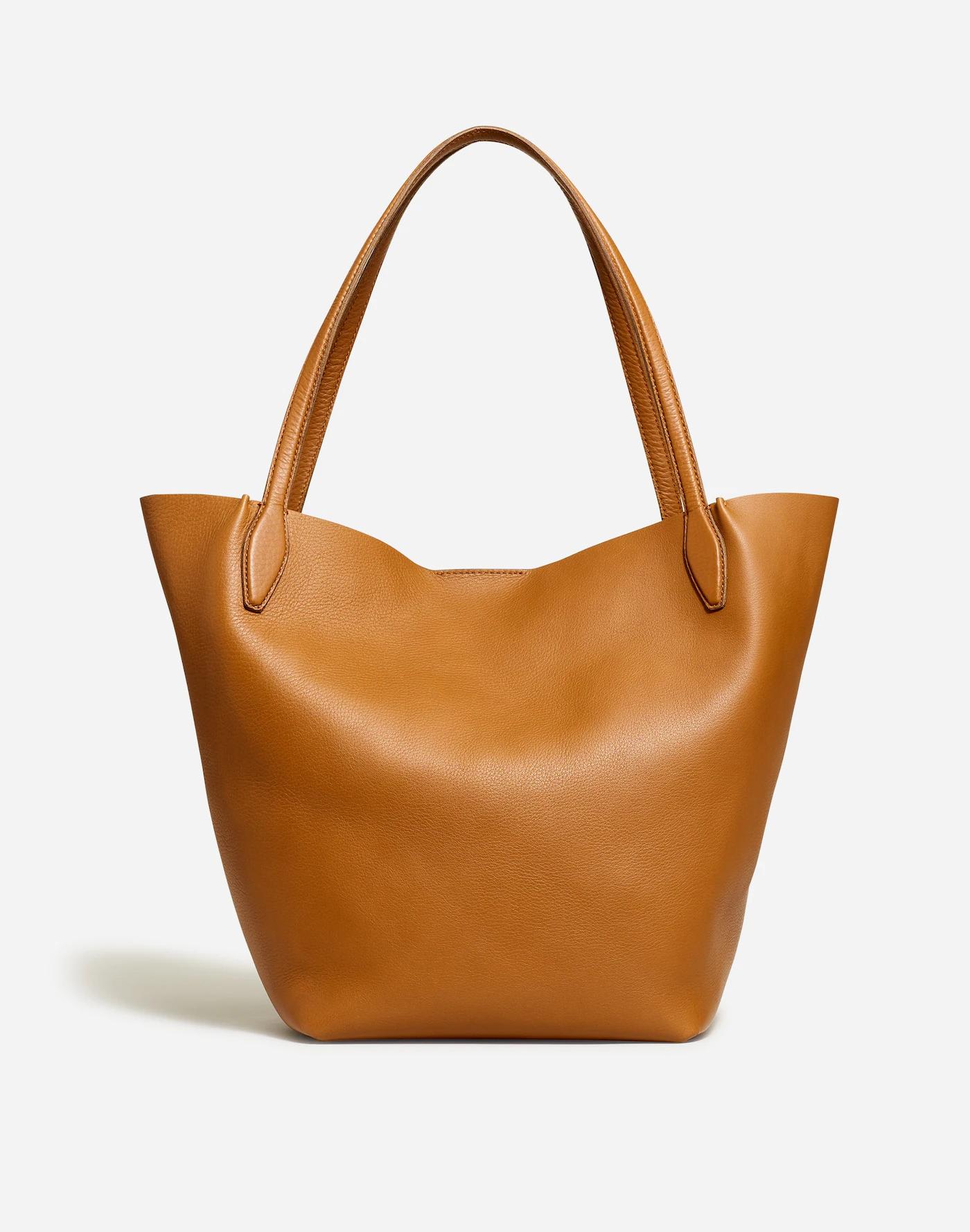 The Shopper Tote in Soft Grain Product Image