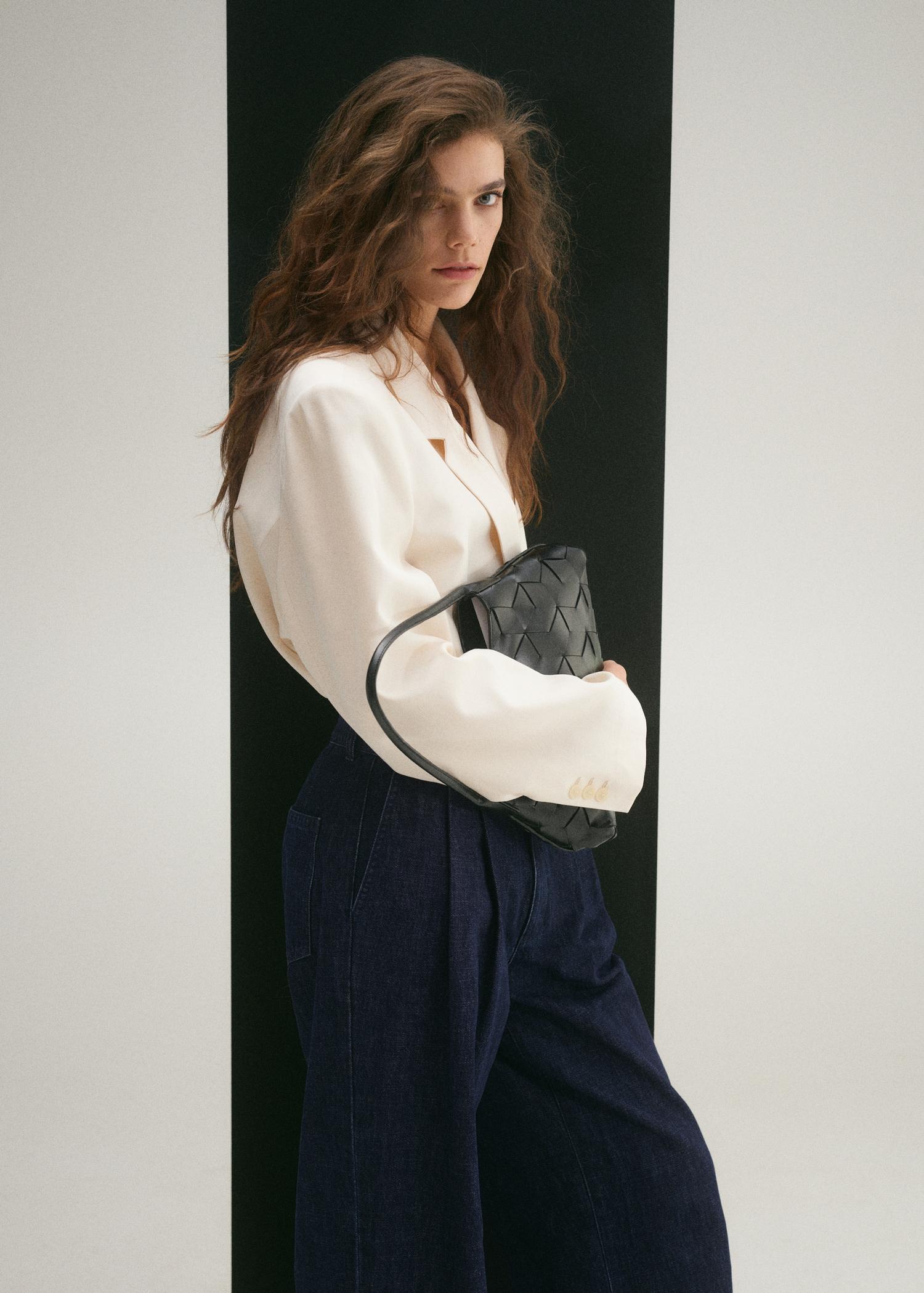 Rinse-wash wideleg jeans with pleats - Women | MANGO USA Product Image